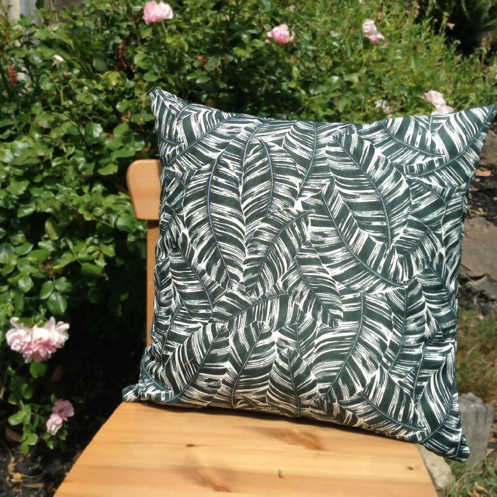 Green and white cotton palm design cushion cover. 45x45cm