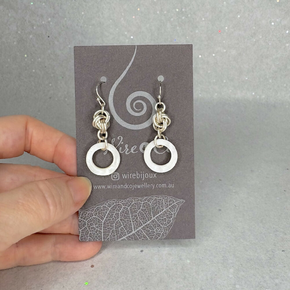 Love knot earrings mother of pearl silver size