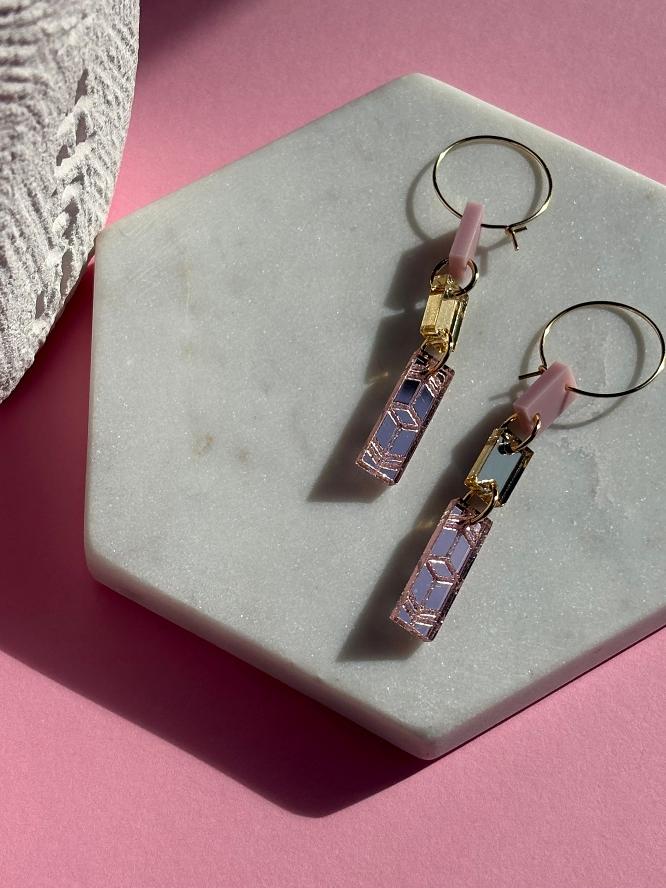 Jazz 3 piece dangle - Pale pink and gold