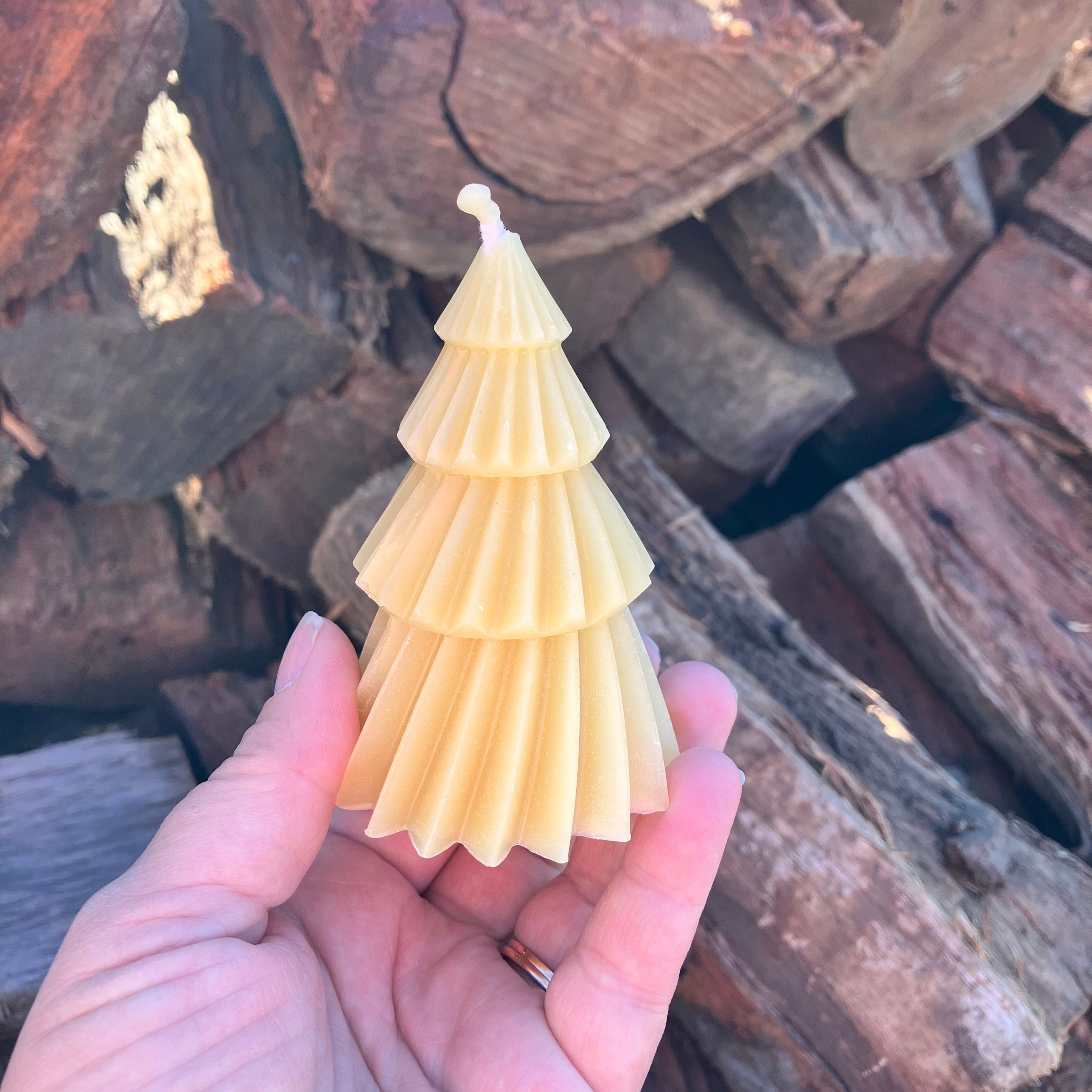 Christmas Tree Beeswax Candle (Modern Swirl)