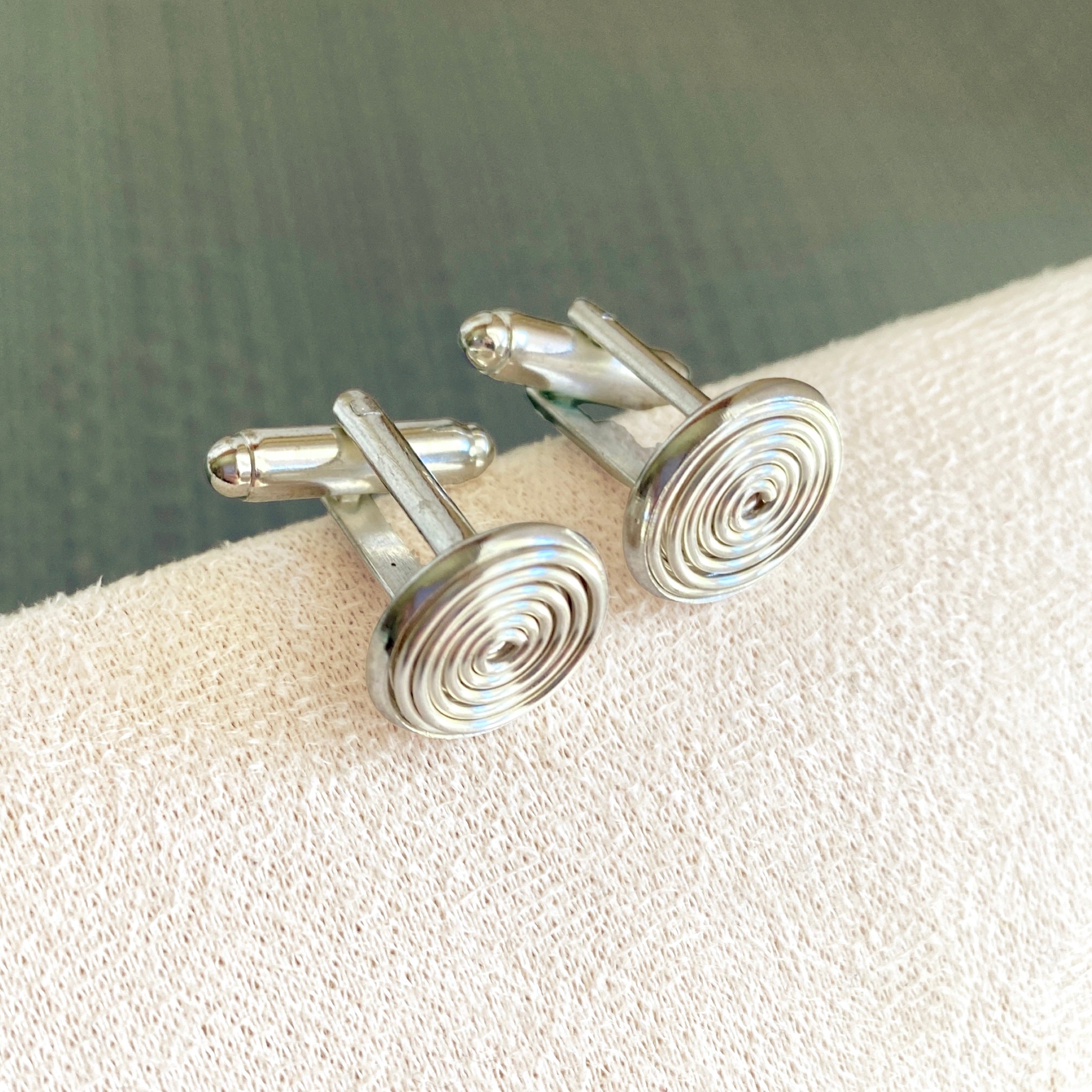 Silver spiral cuff links | Silver or Gold wire | Toggle design | Gift for Men, Groomsman| Celtic-inspired