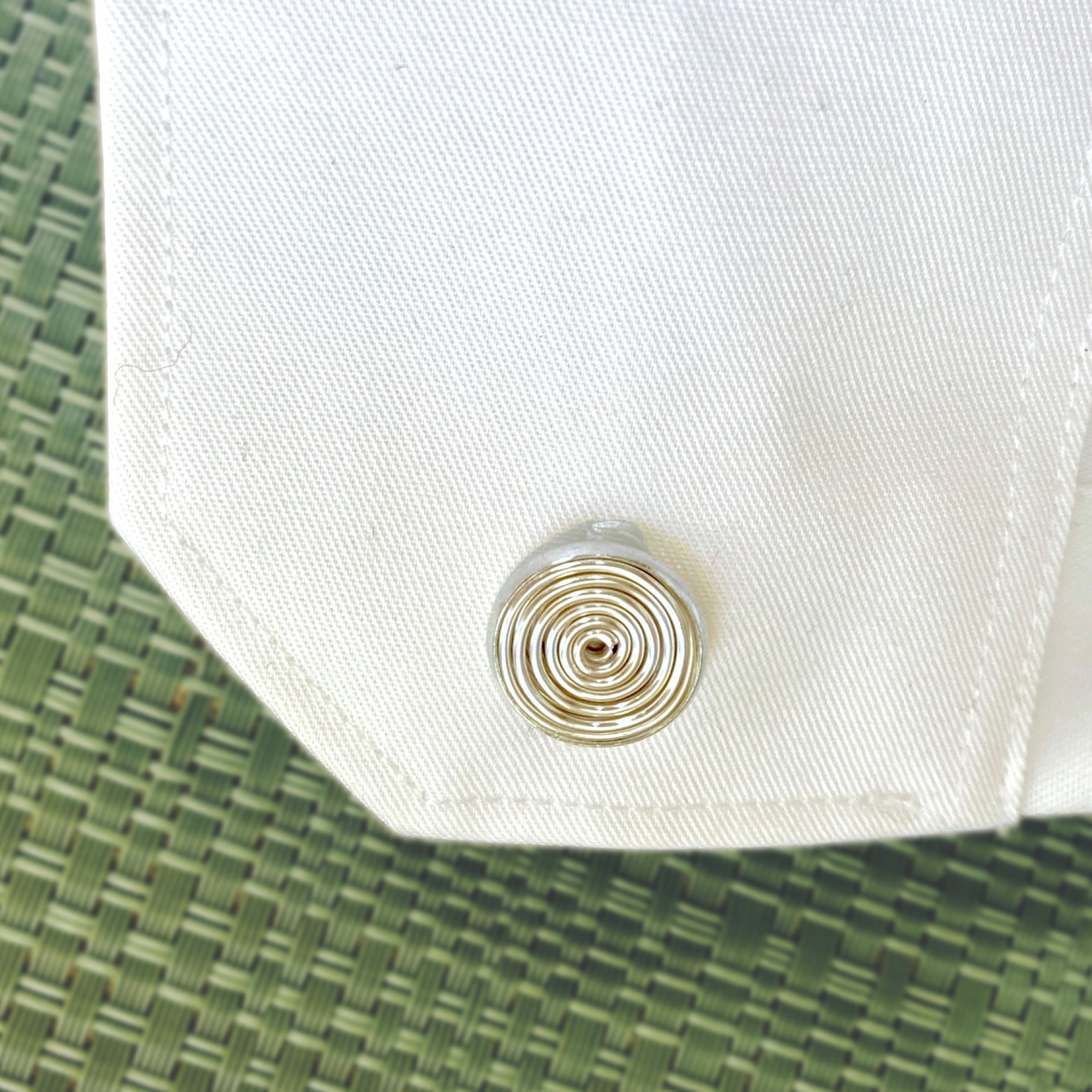 Silver spiral cuff links | Silver or Gold wire | Toggle design | Gift for Men, Groomsman| Celtic-inspired