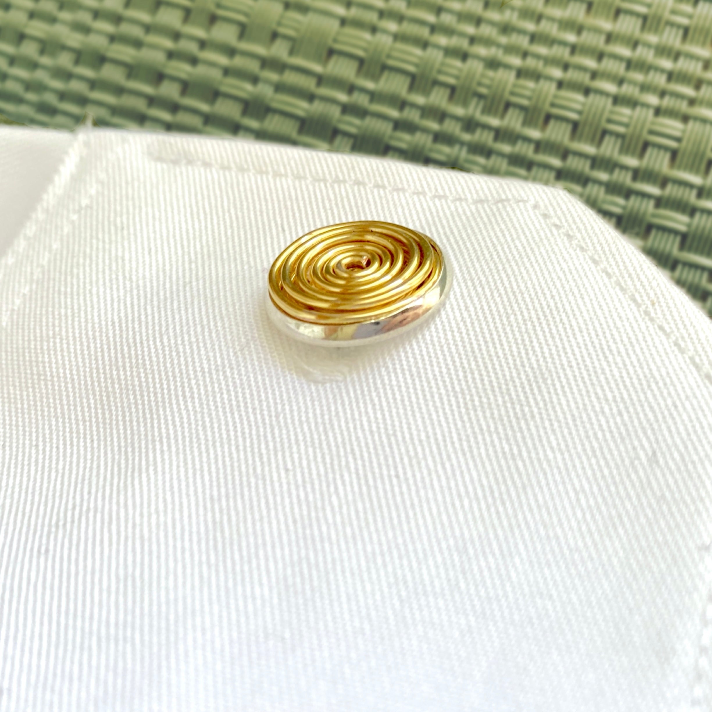 Silver spiral cuff links | Silver or Gold wire | Toggle design | Gift for Men, Groomsman| Celtic-inspired