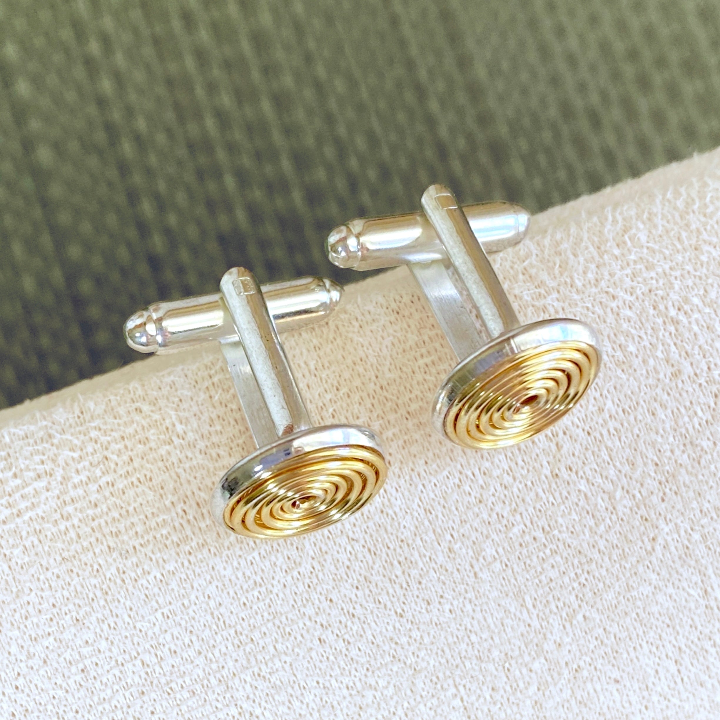 Silver spiral cuff links | Silver or Gold wire | Toggle design | Gift for Men, Groomsman| Celtic-inspired