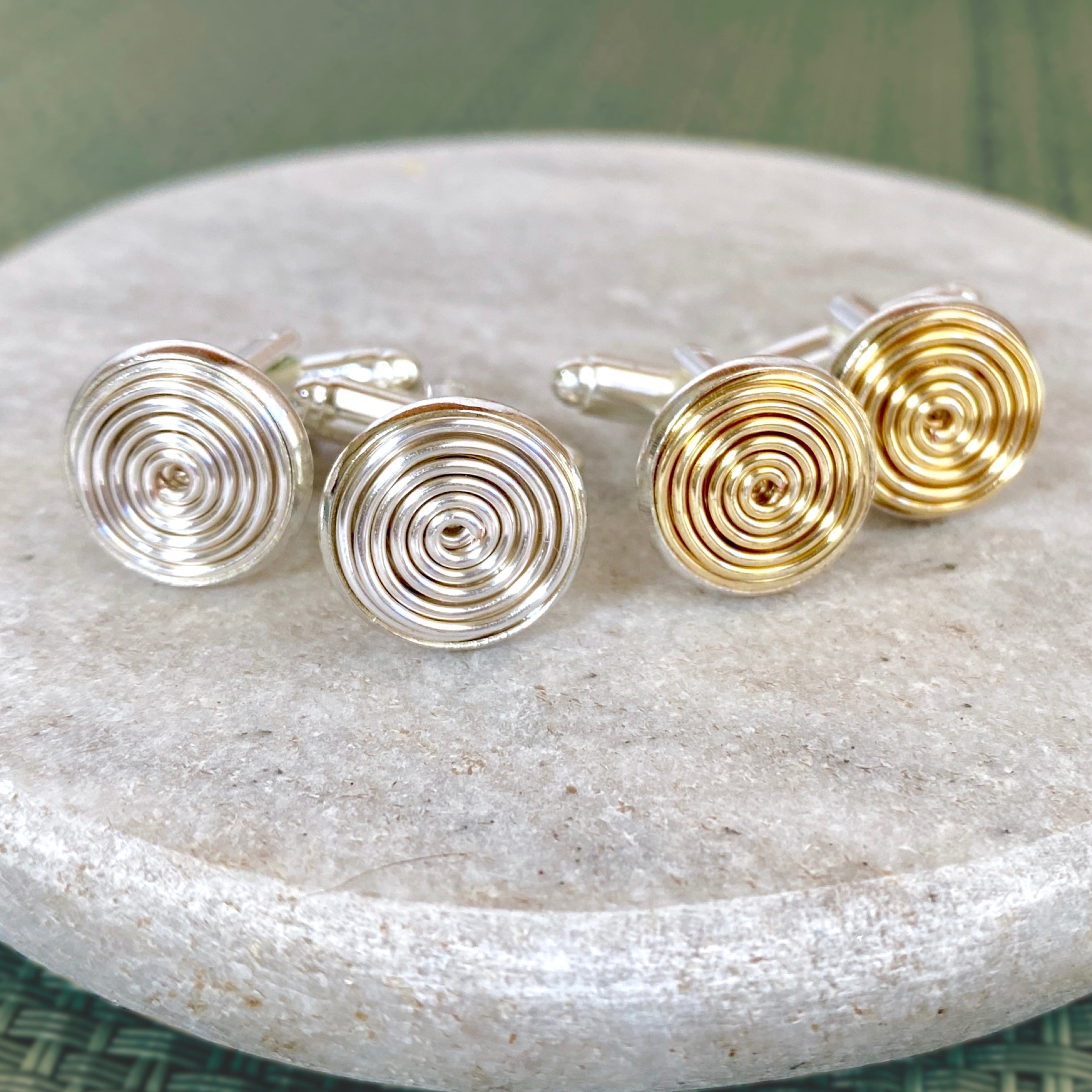 Silver spiral cuff links | Silver or Gold wire | Toggle design | Gift for Men, Groomsman| Celtic-inspired