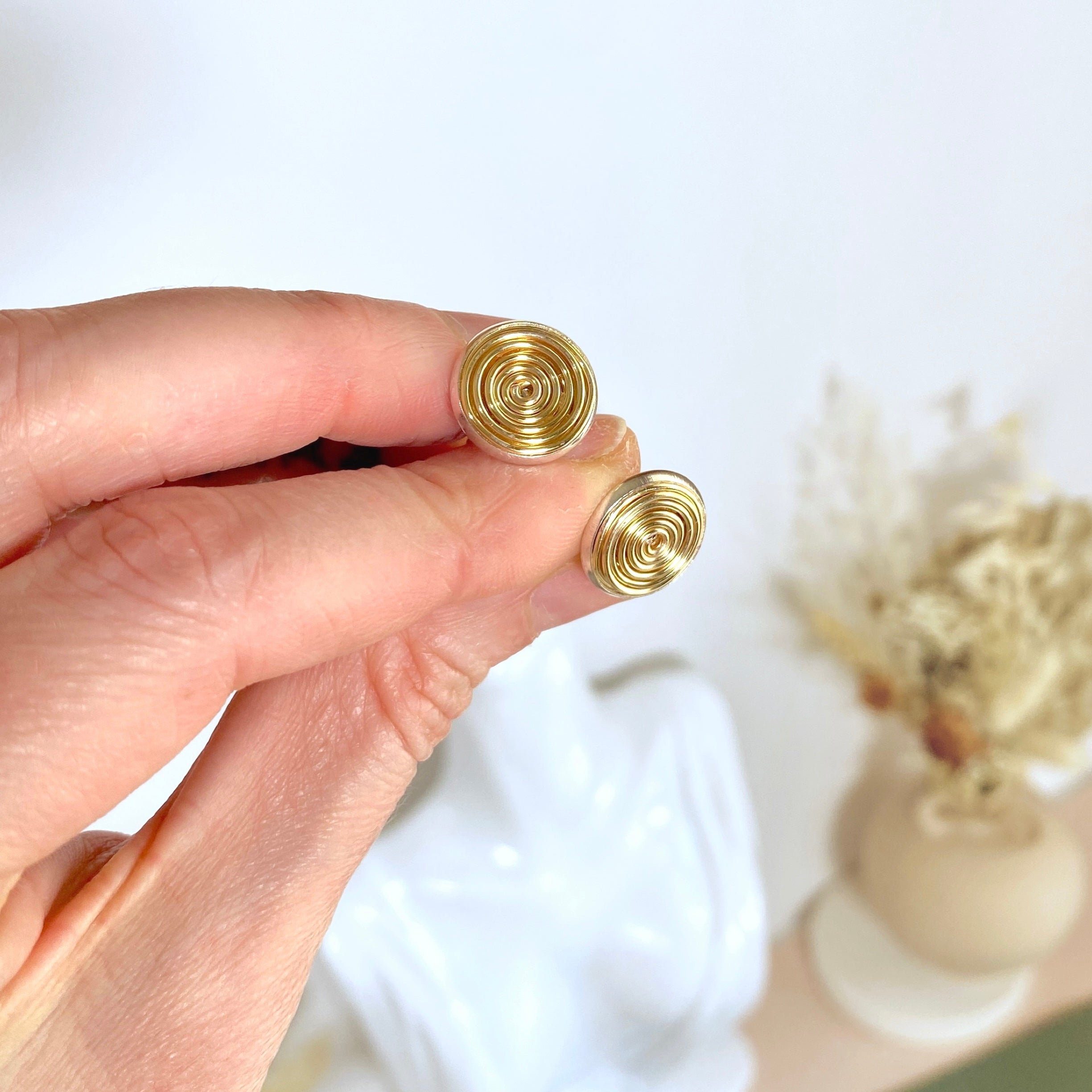 Silver spiral cuff links | Silver or Gold wire | Toggle design | Gift for Men, Groomsman| Celtic-inspired