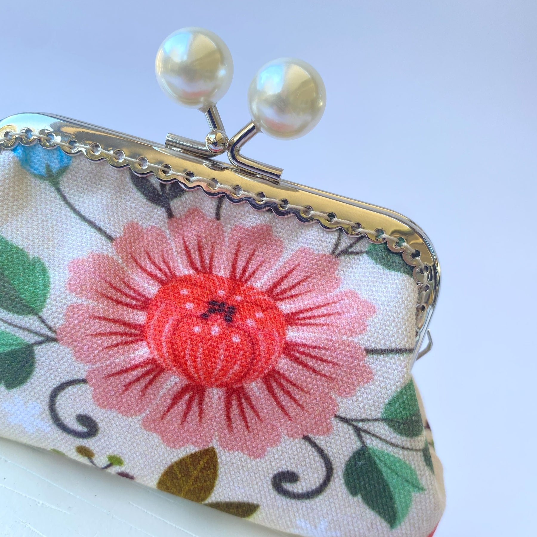 Small coin or cosmetic purse - flowers on cream