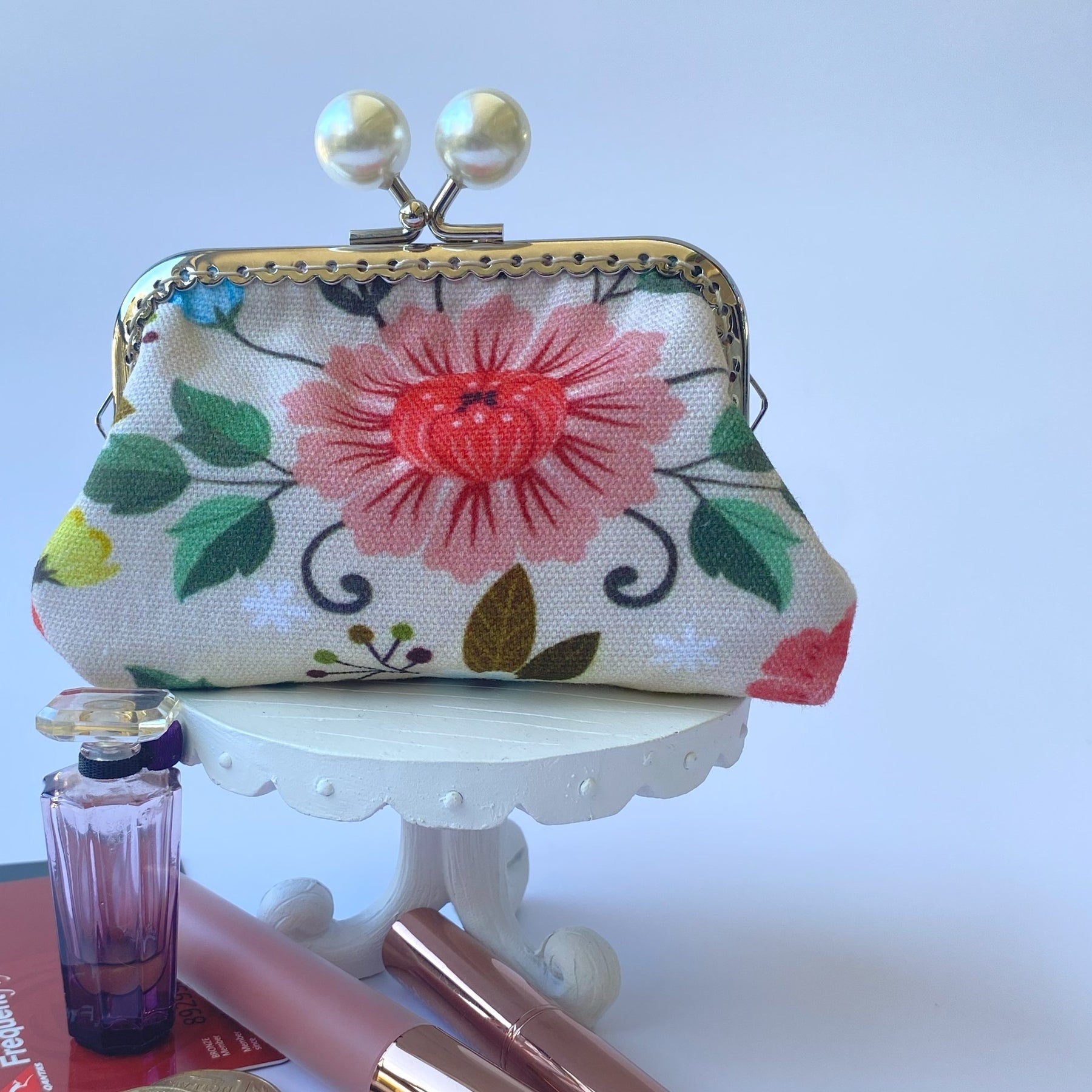 Small coin or cosmetic purse - flowers on cream