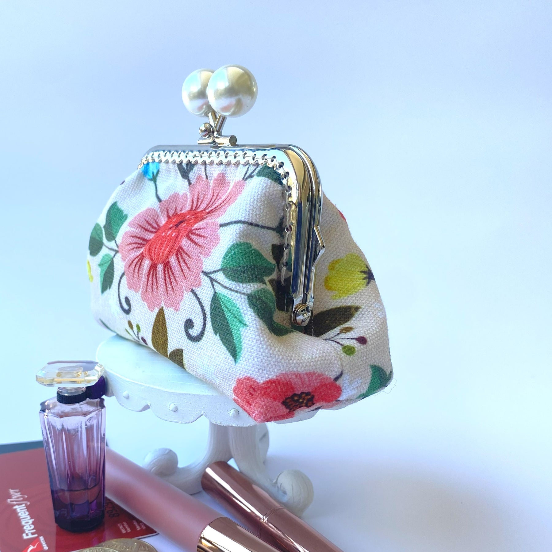 Small coin or cosmetic purse - flowers on cream