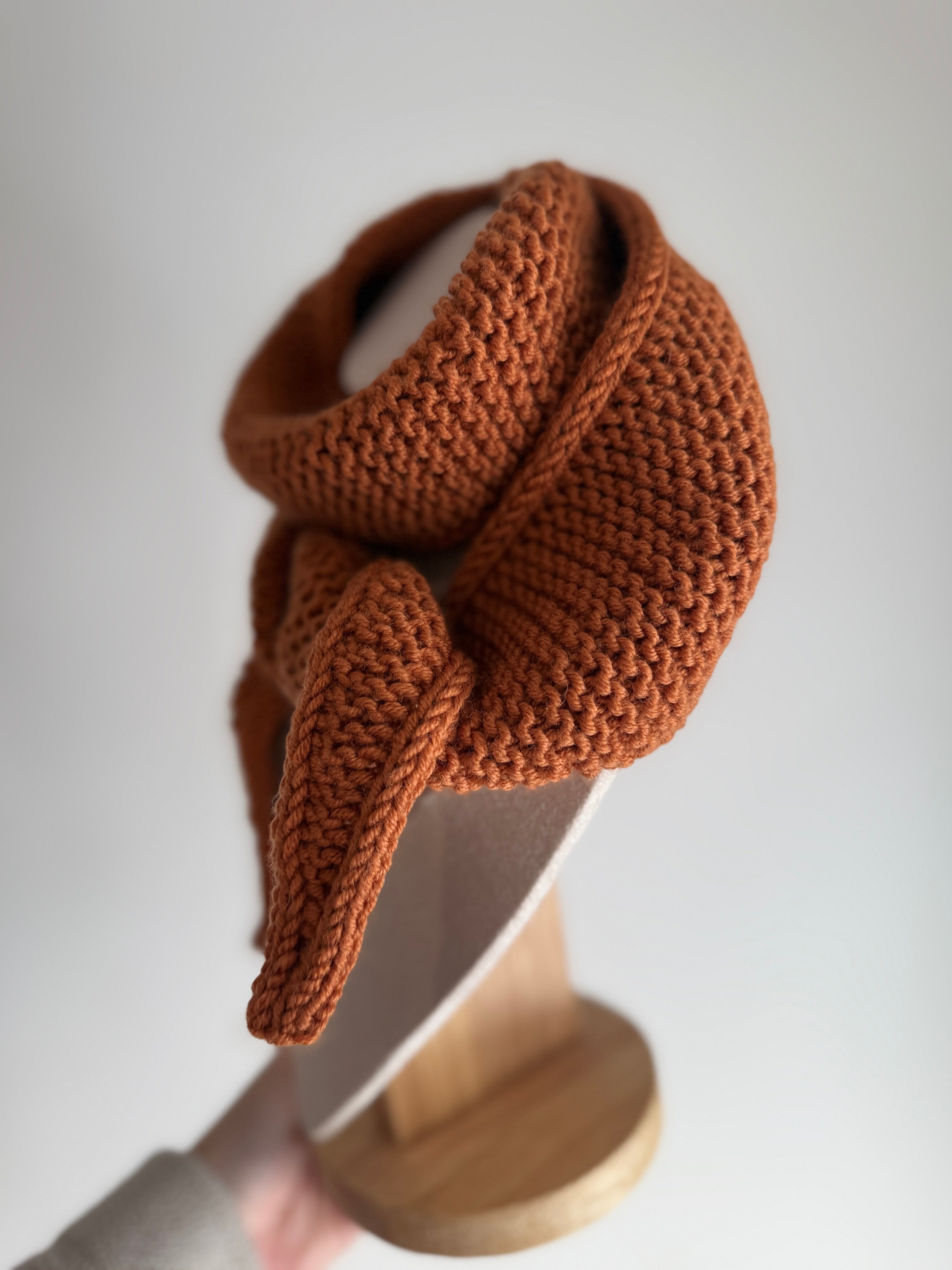 Knitted sophie scarf in leather brown