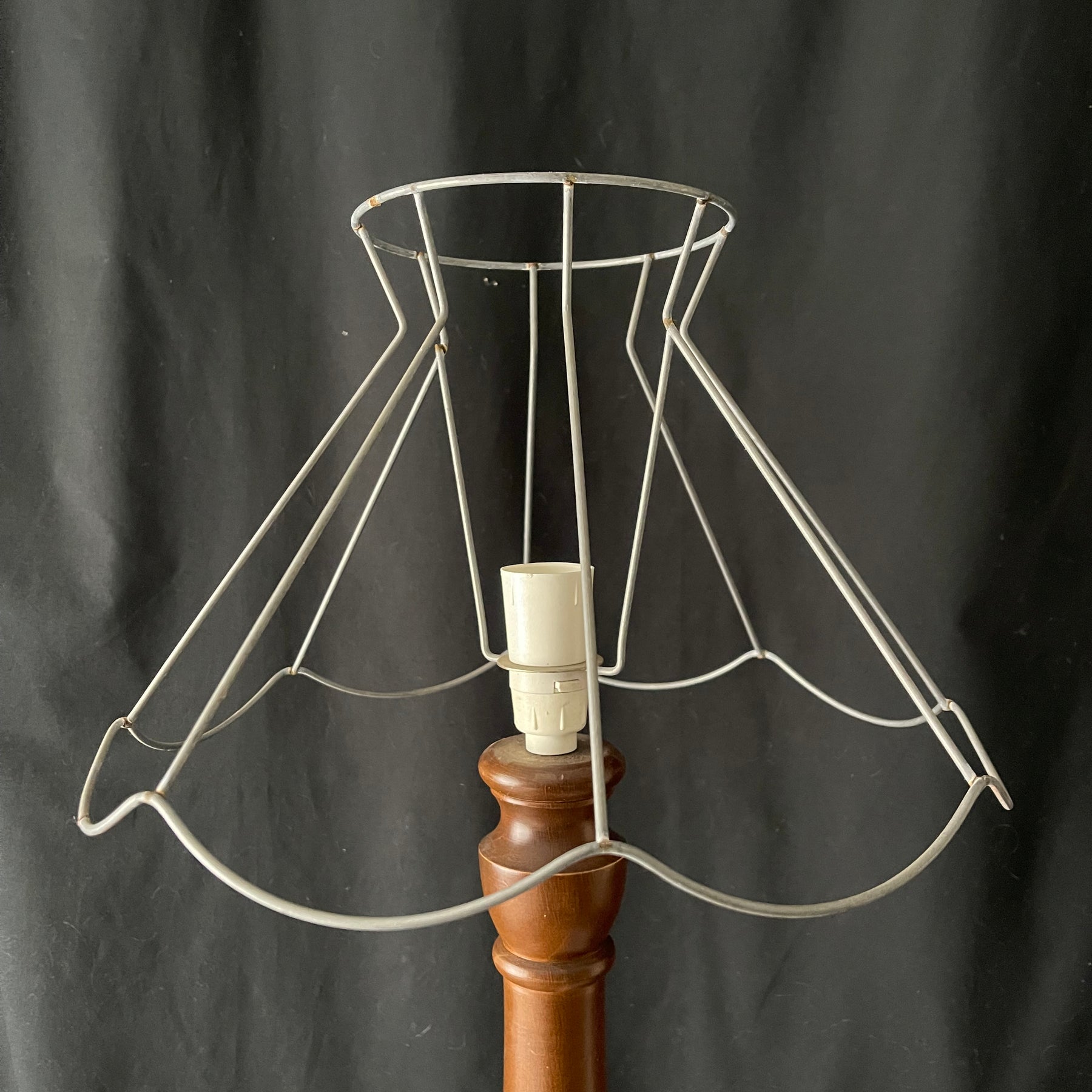 Lamp shade wire frames