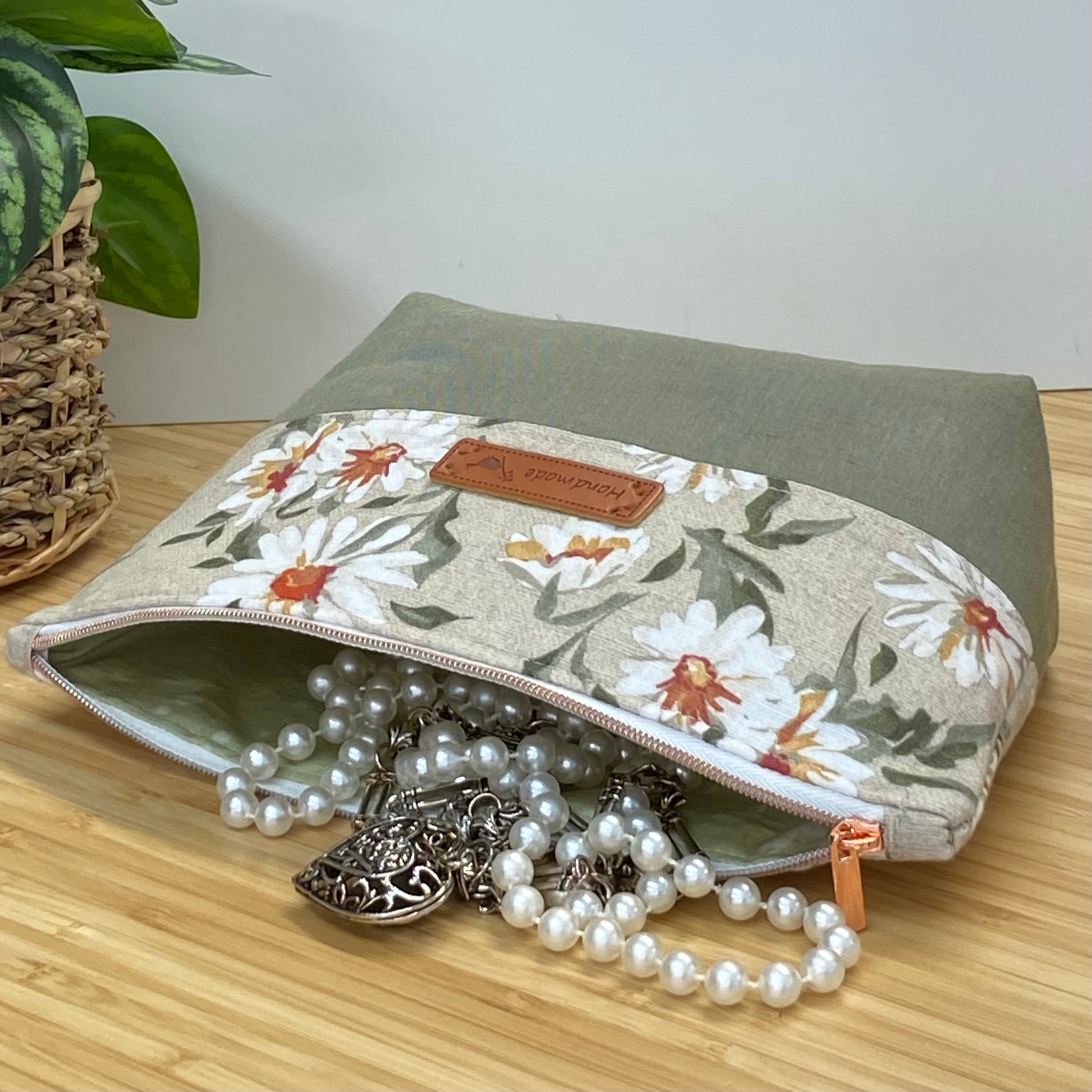 Zipper Pouch - Two-Tone - Daisies