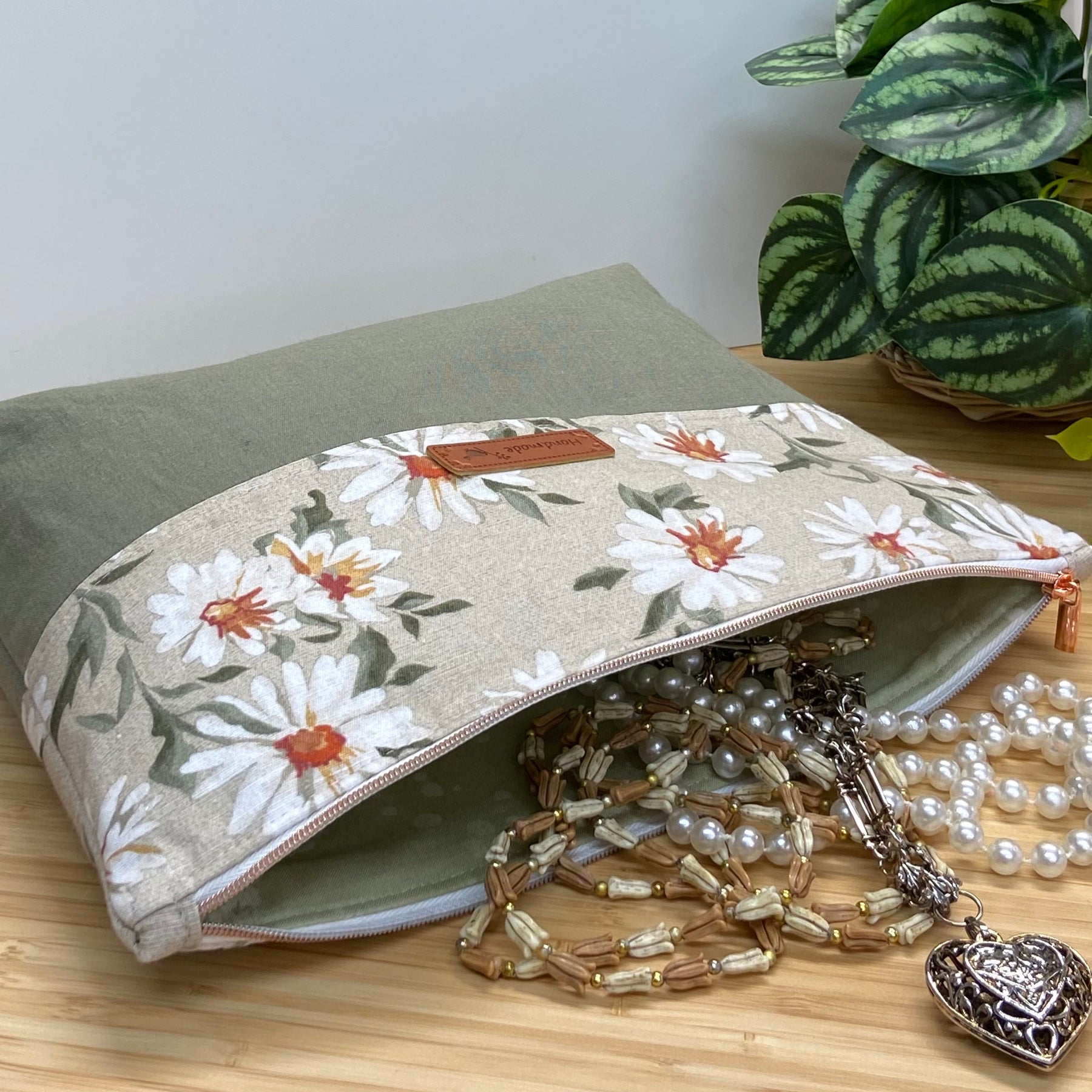 Zipper Pouch - Two-Tone - Daisies