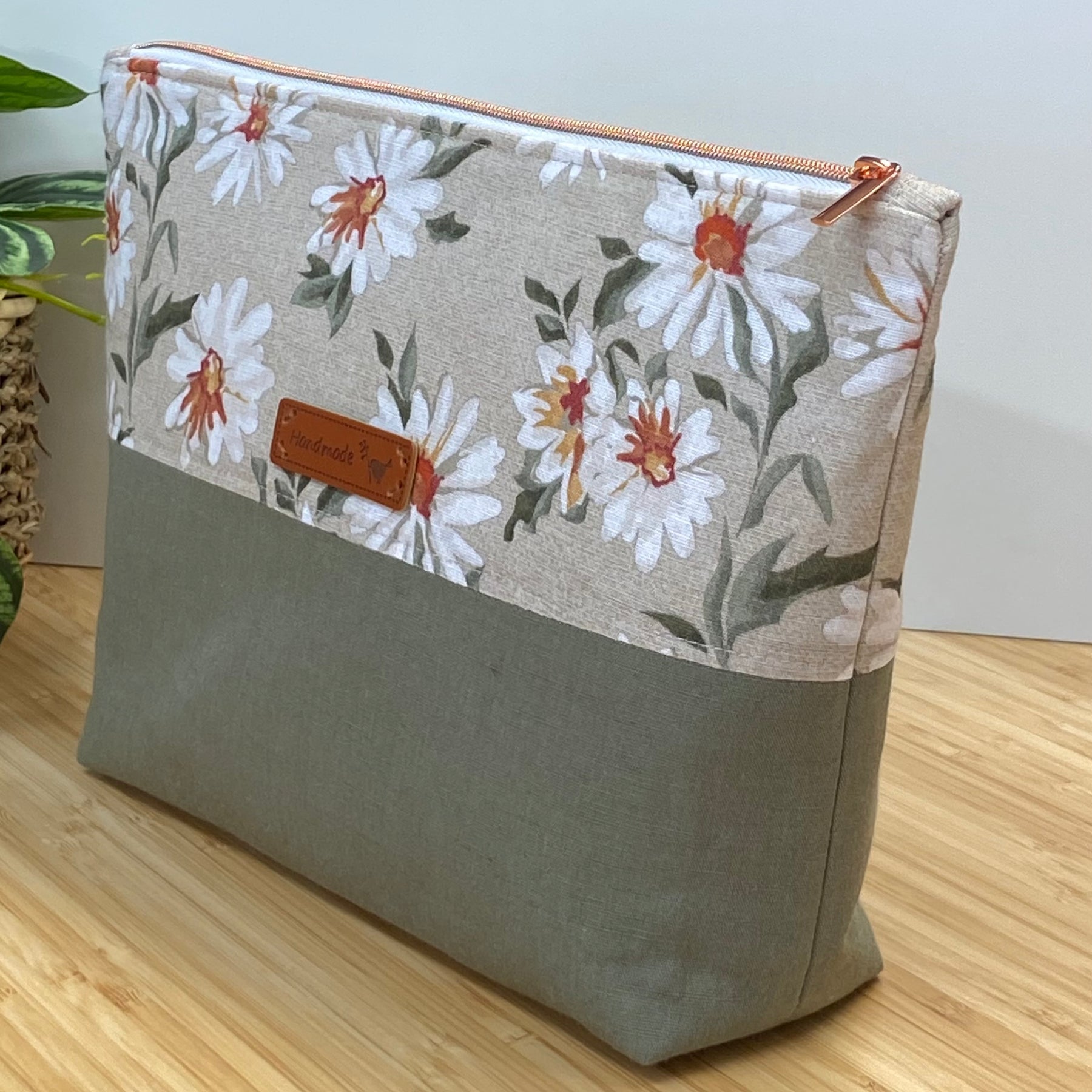 Zipper Pouch - Two-Tone - Daisies