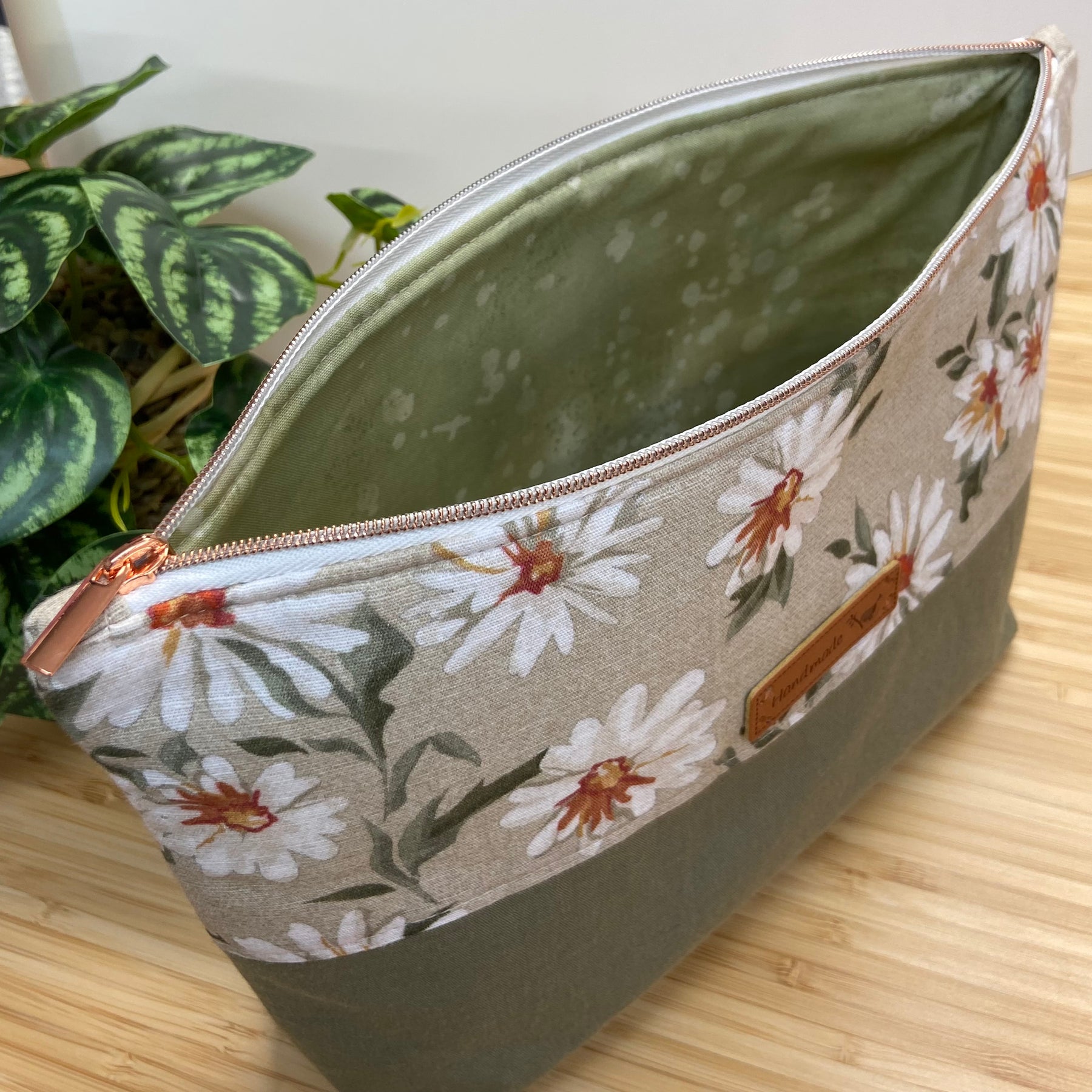 Zipper Pouch - Two-Tone - Daisies