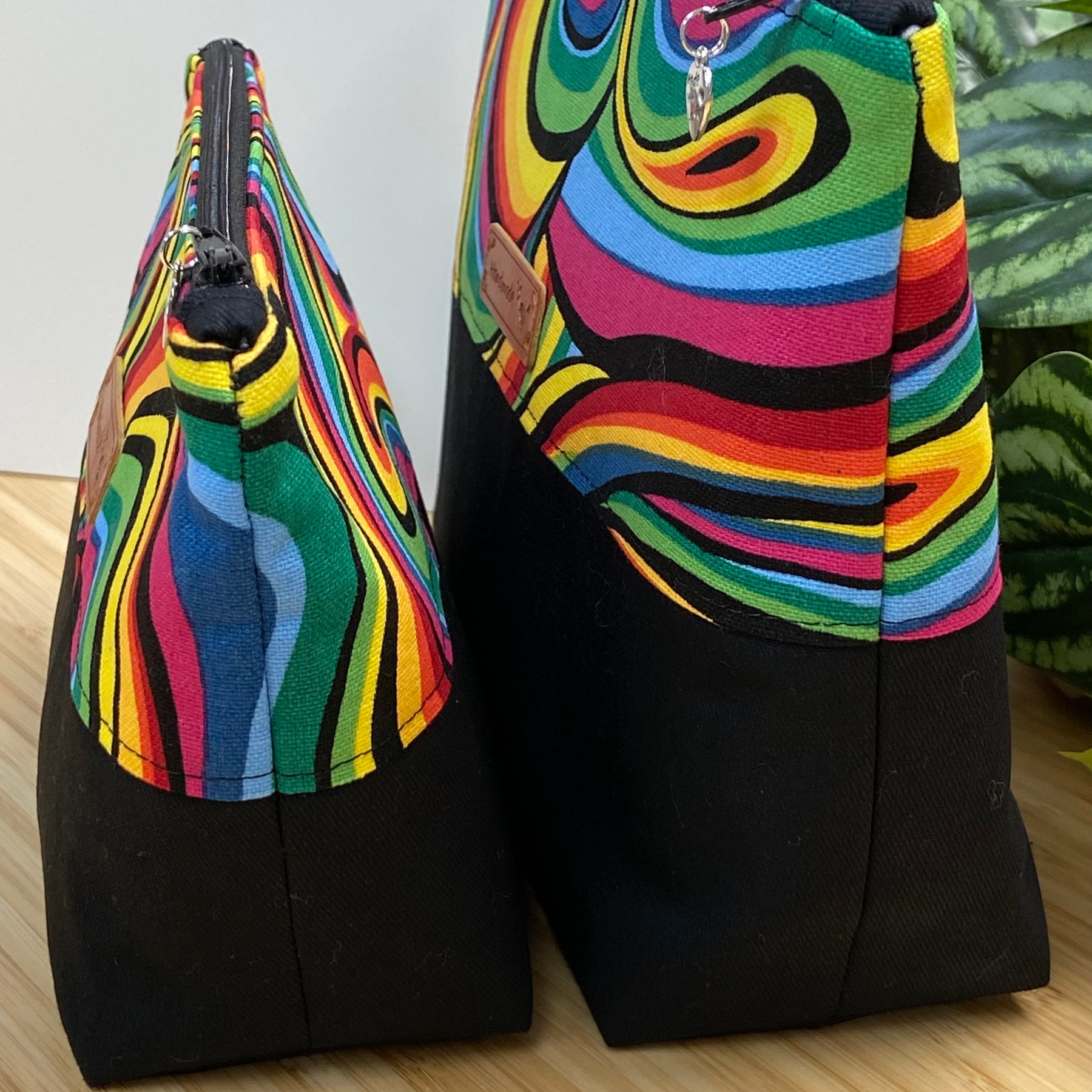 Retro Two-Tone Zipper Pouch -  Psychedelic