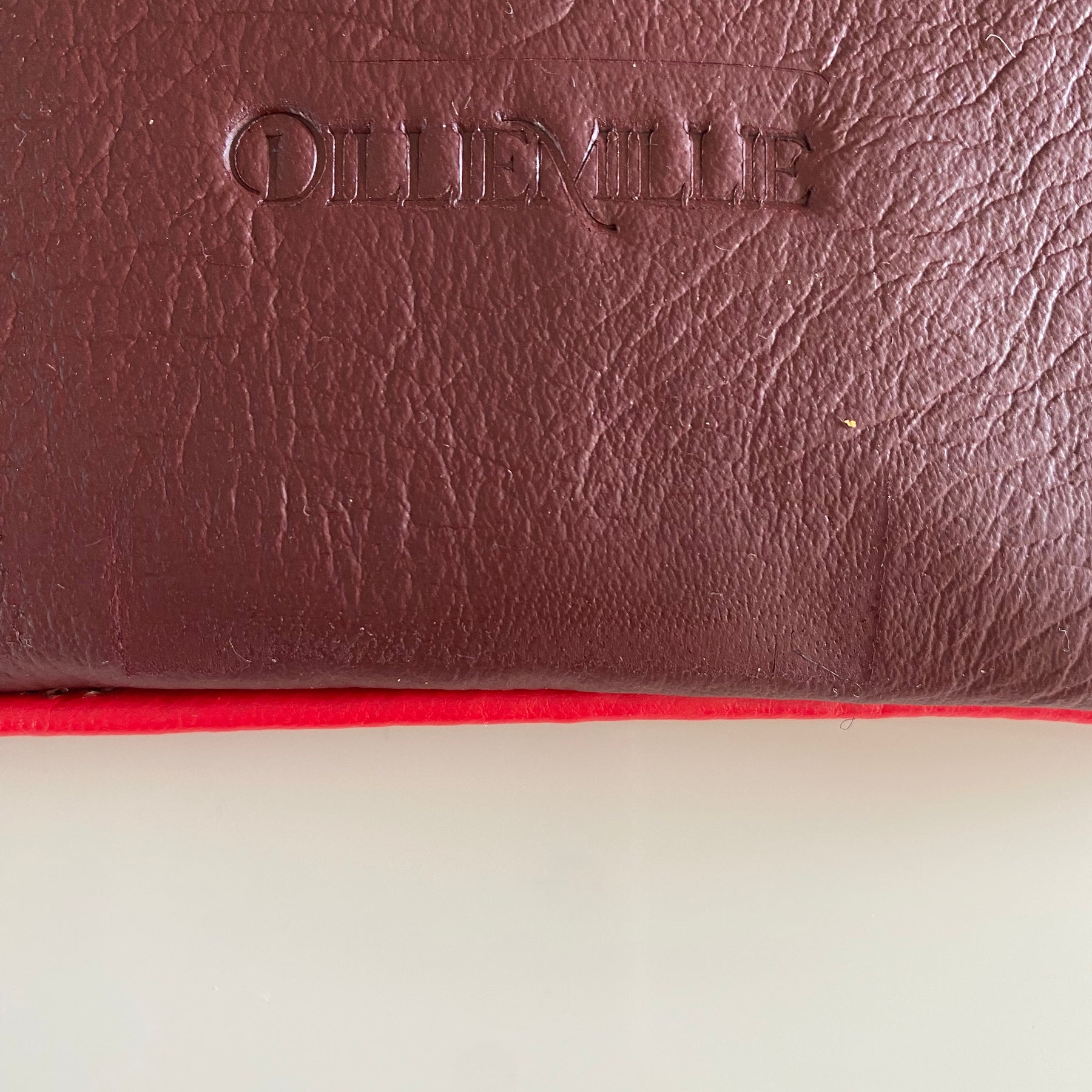 “Kiss” leather makeup bag / pouch