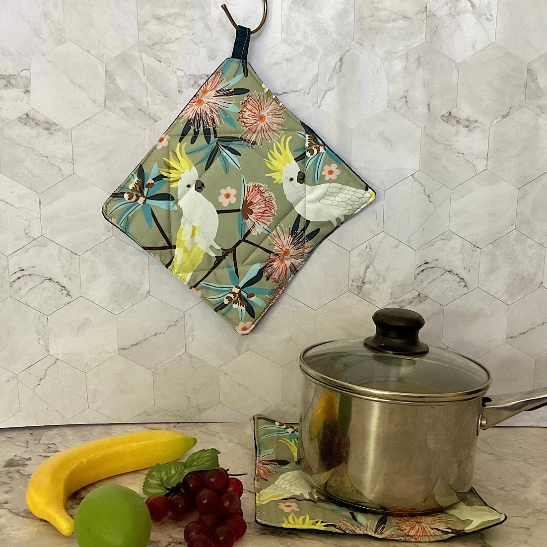 Australian Pot Holders. Fabric, padded, insulated, lightly quilted. 6 Designs