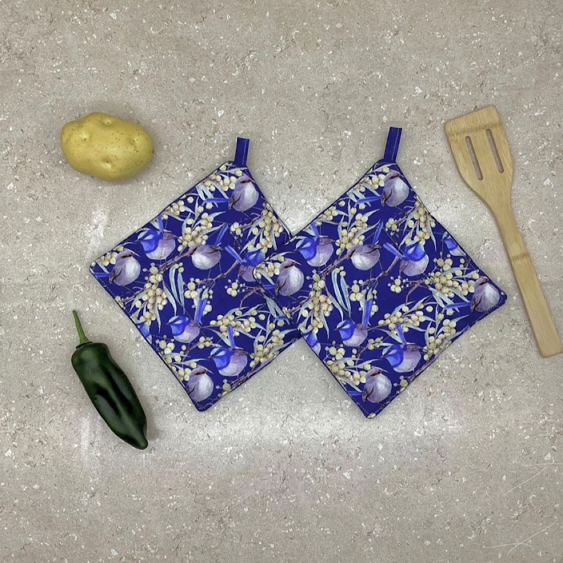 Australian Pot Holders. Fabric, padded, insulated, lightly quilted. 6 Designs