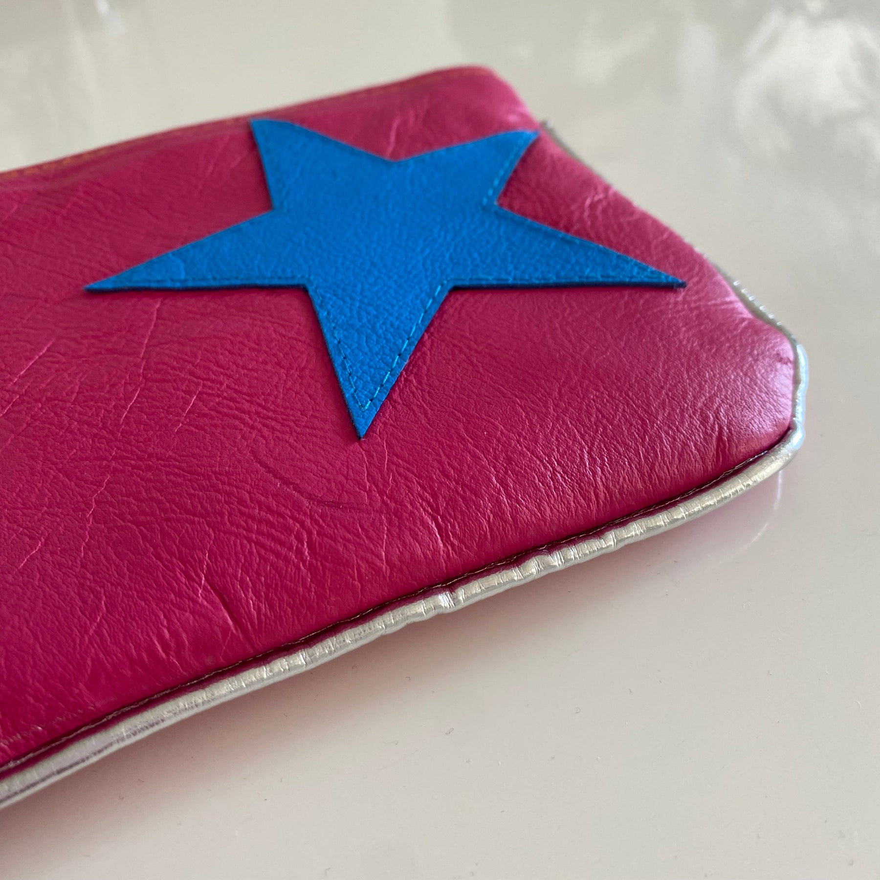 Leather pouch ‘Blue star’