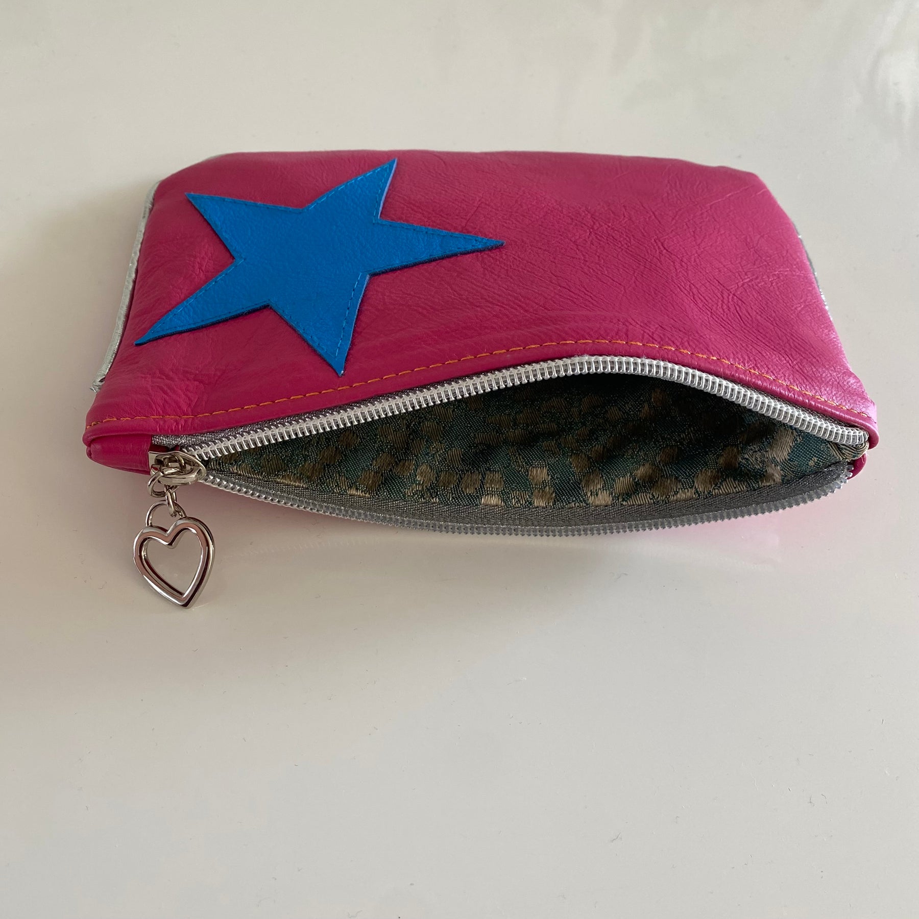 Leather pouch ‘Blue star’