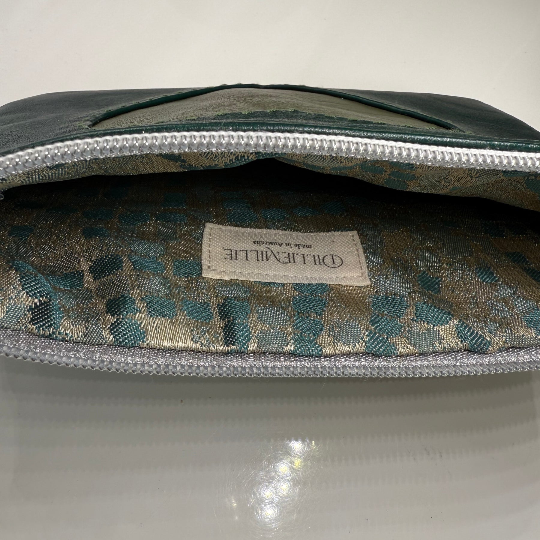 Leather makeup bag / pouch ‘Green heart’