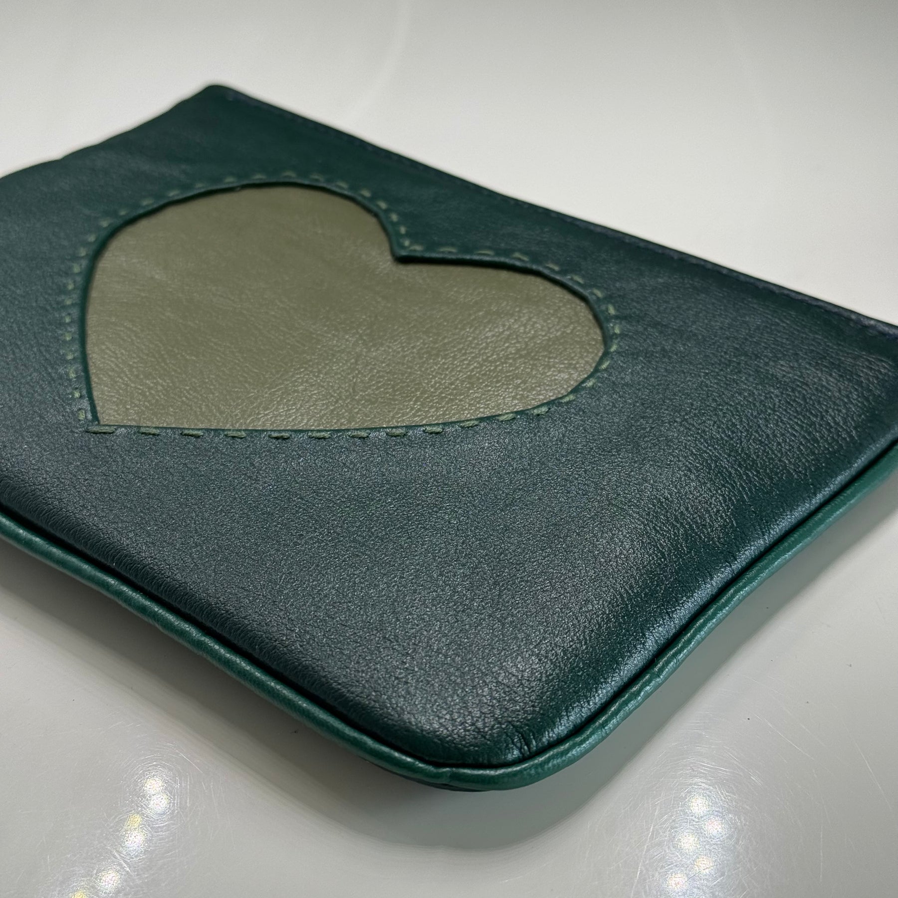 Leather makeup bag / pouch ‘Green heart’