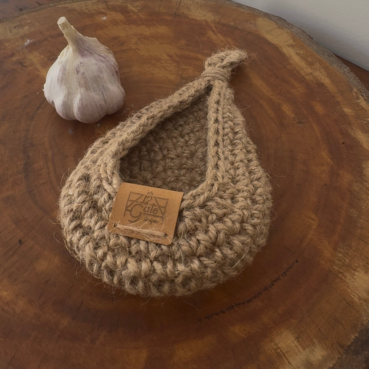 Hanging Basket (Garlic Pod)