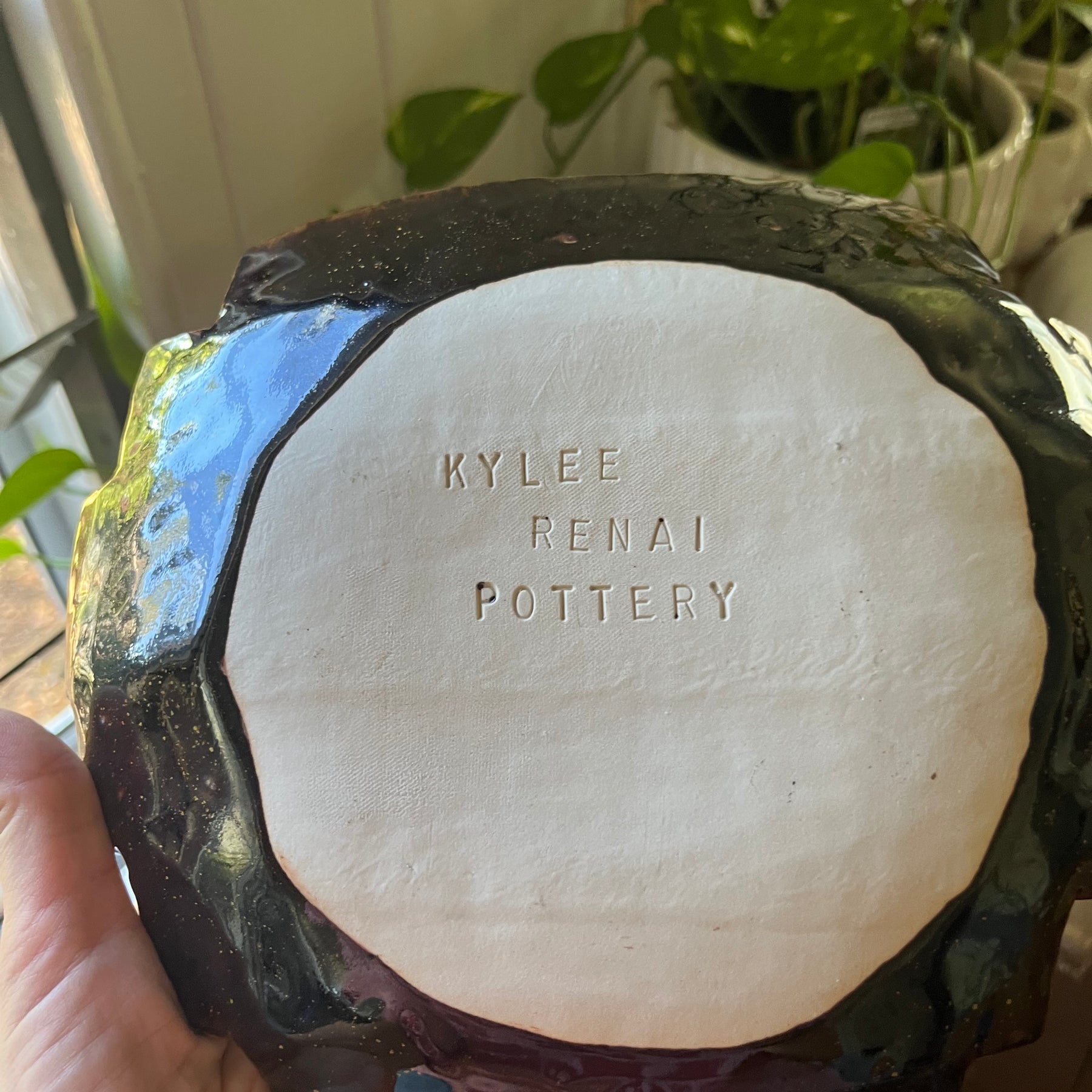 Hand-Built Patterned Clay Bowl – Brown & Gold Glaze