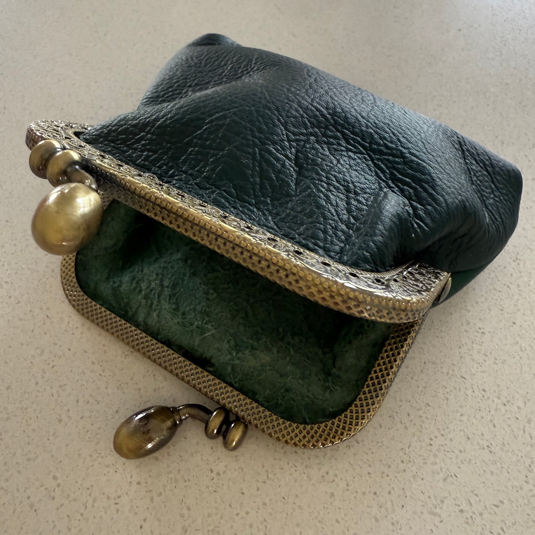 Small retro style leather coin purse
