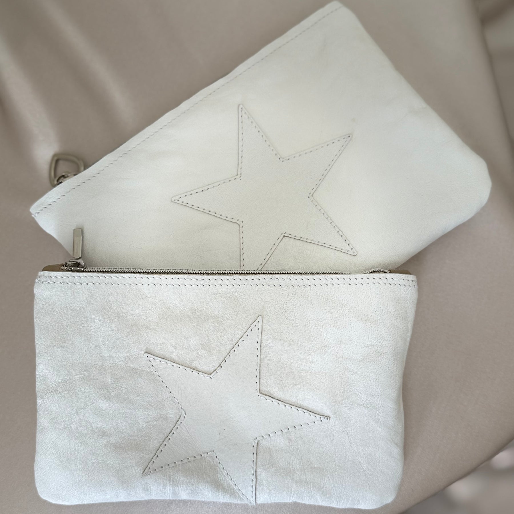 White crinkled leather pouch size L