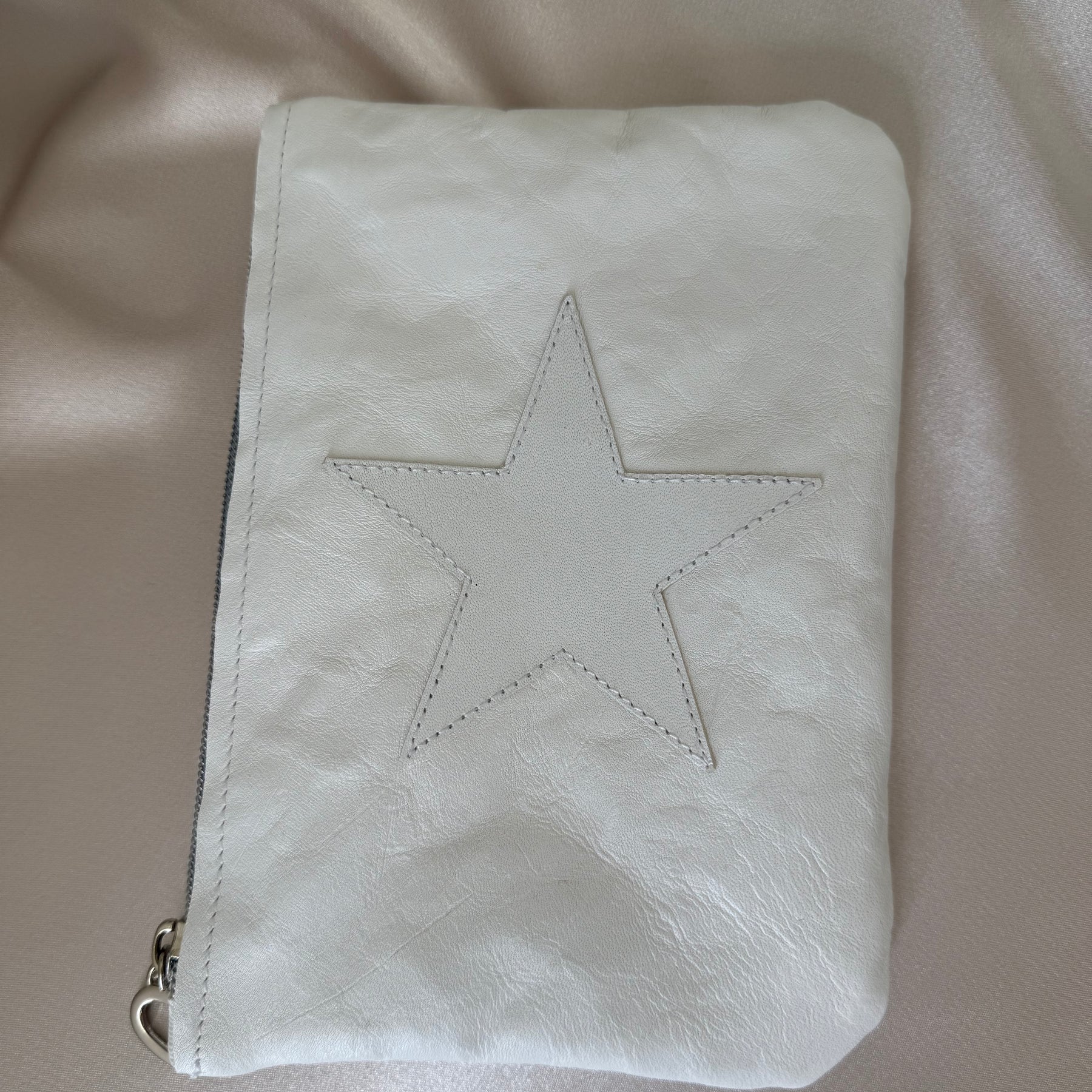 White crinkled leather pouch size L