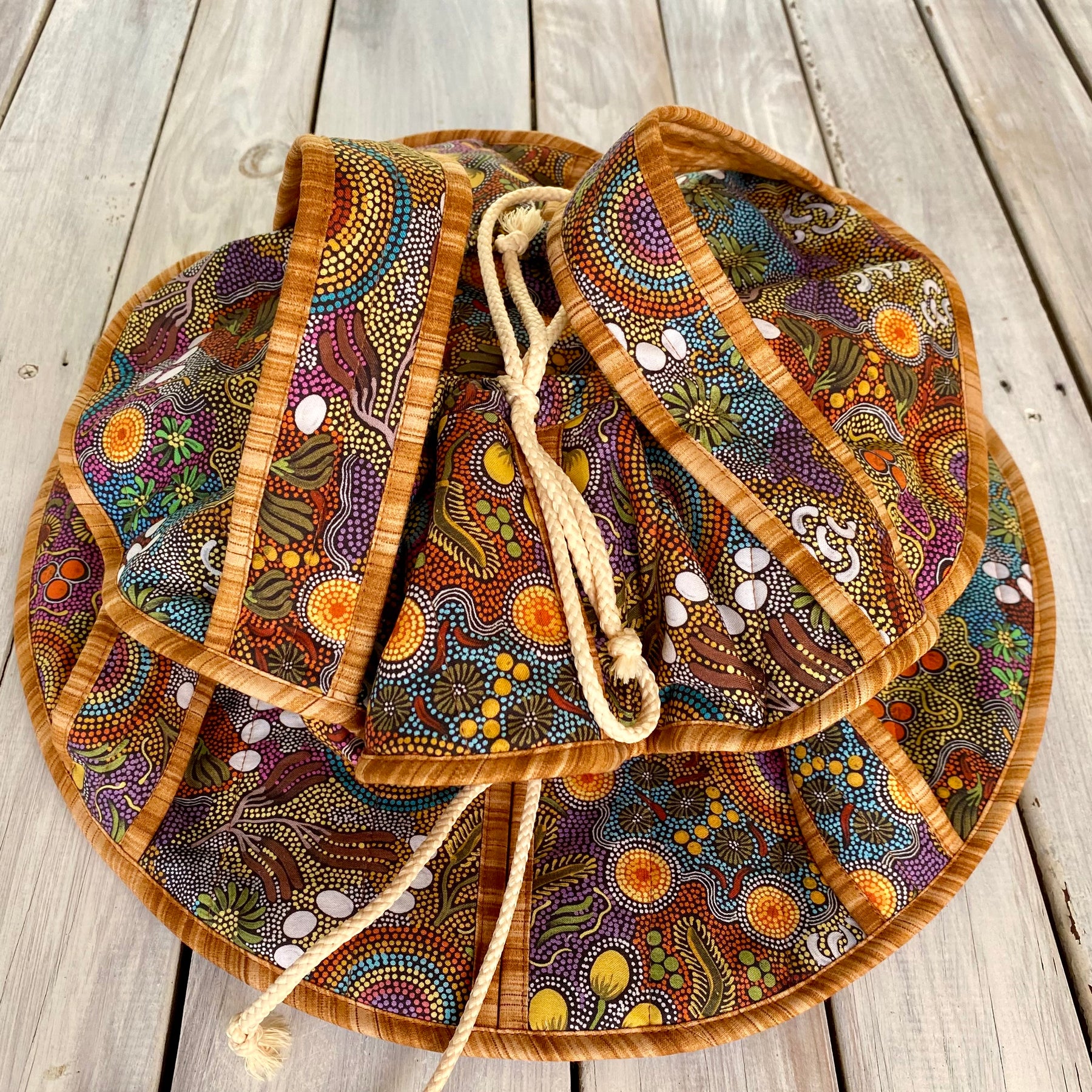 Casserole Carrier Round Budgerigar Dreaming