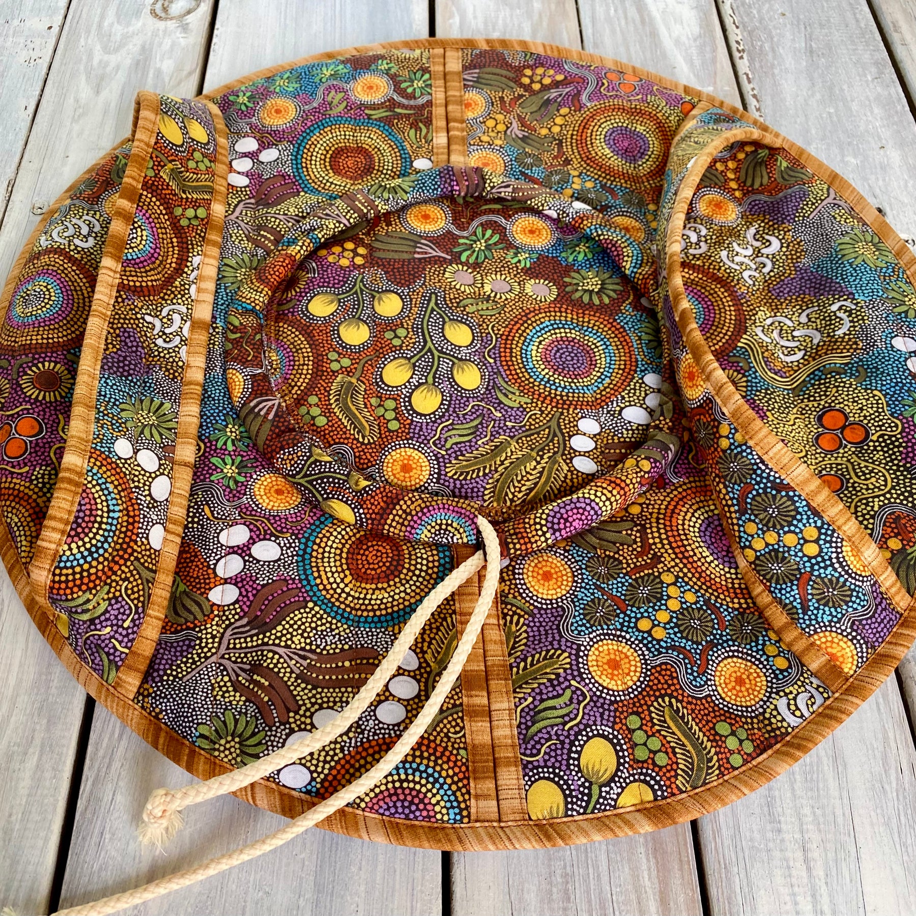 Casserole Carrier Round Budgerigar Dreaming