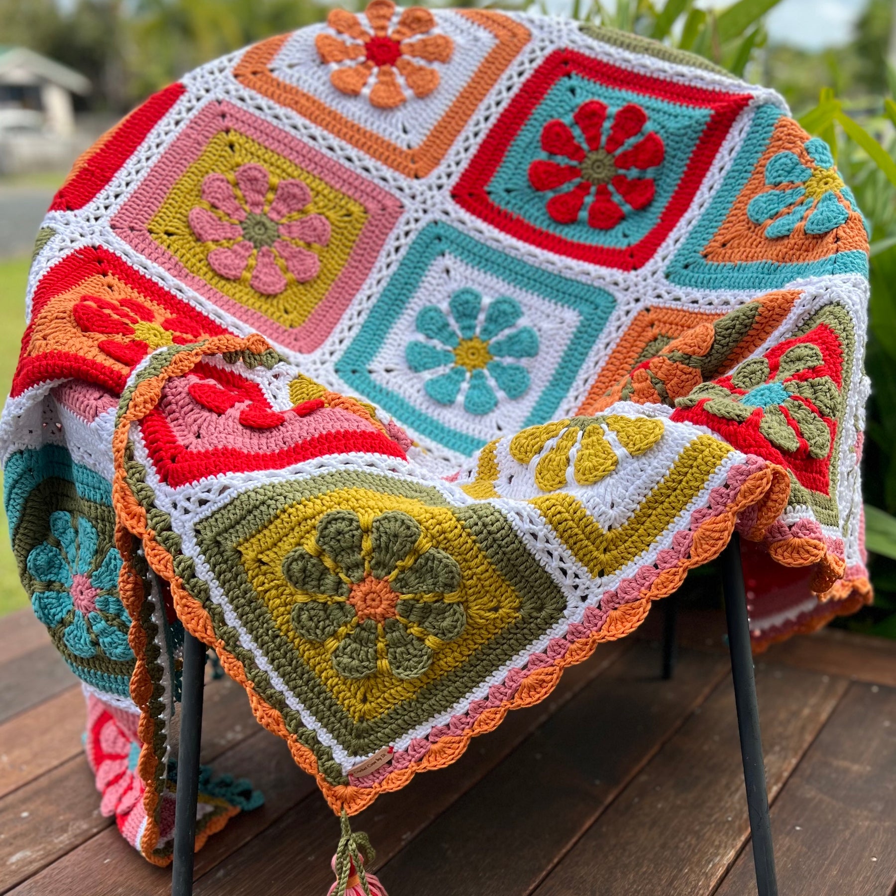 Crochet Retro Daisy Blanket