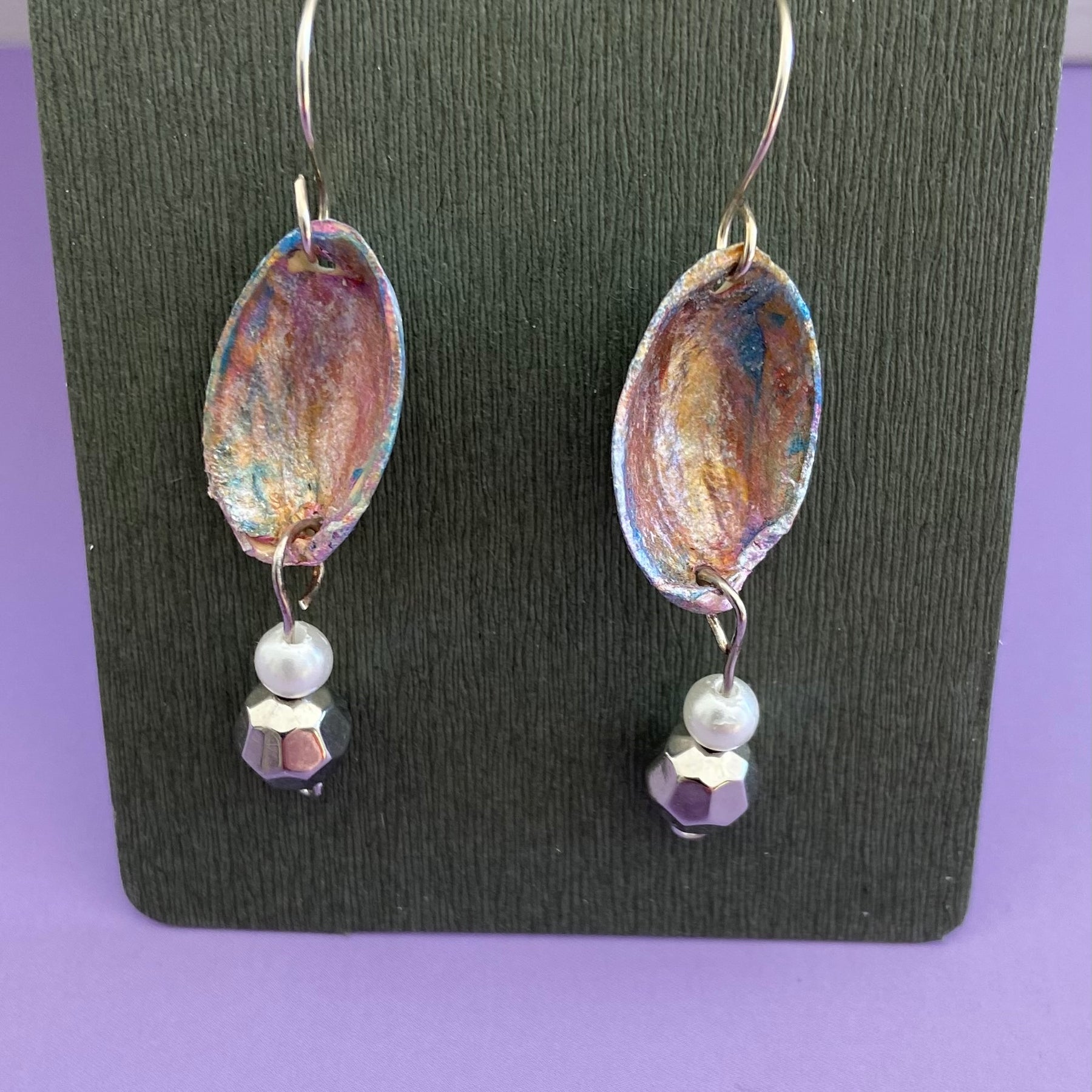 PISTACHIO SHELL EARRINGS