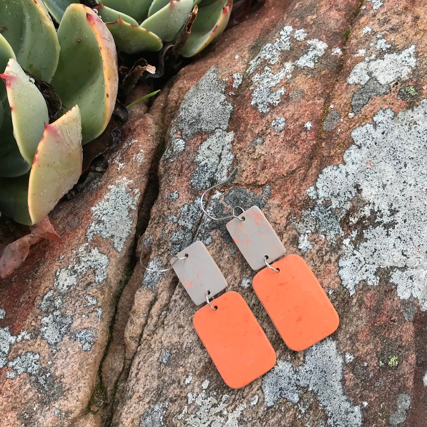 Flooring earrings