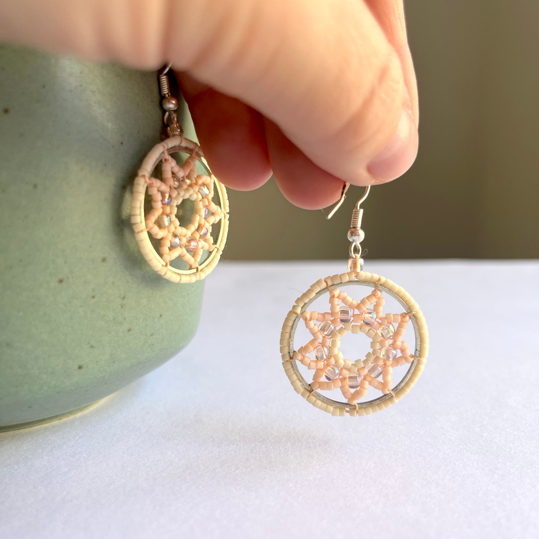 LOTUS OF UNITY | dangle earrings | beaded | star pattern