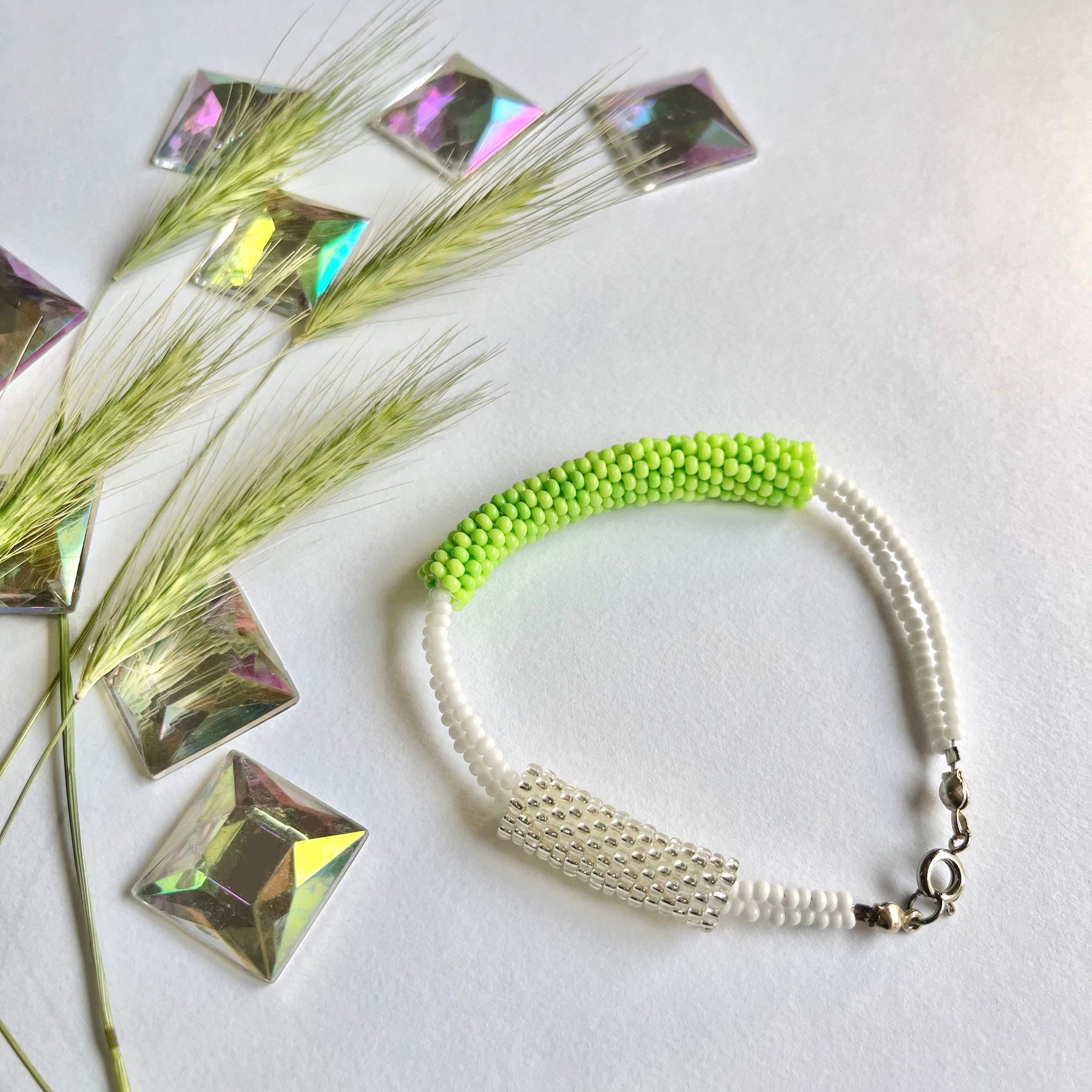 SPRING VIBES | beaded bracelet TRANSFORMER | green & silver
