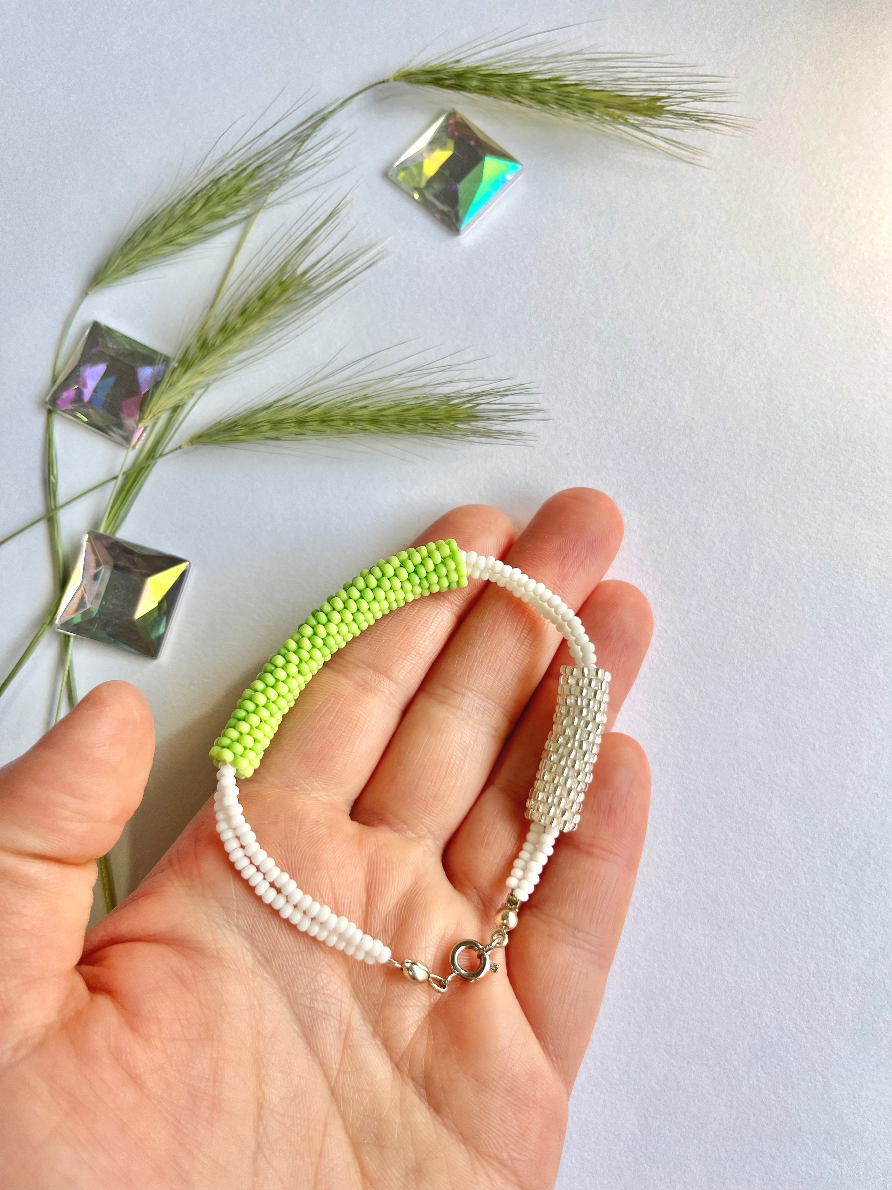 SPRING VIBES | beaded bracelet TRANSFORMER | green & silver