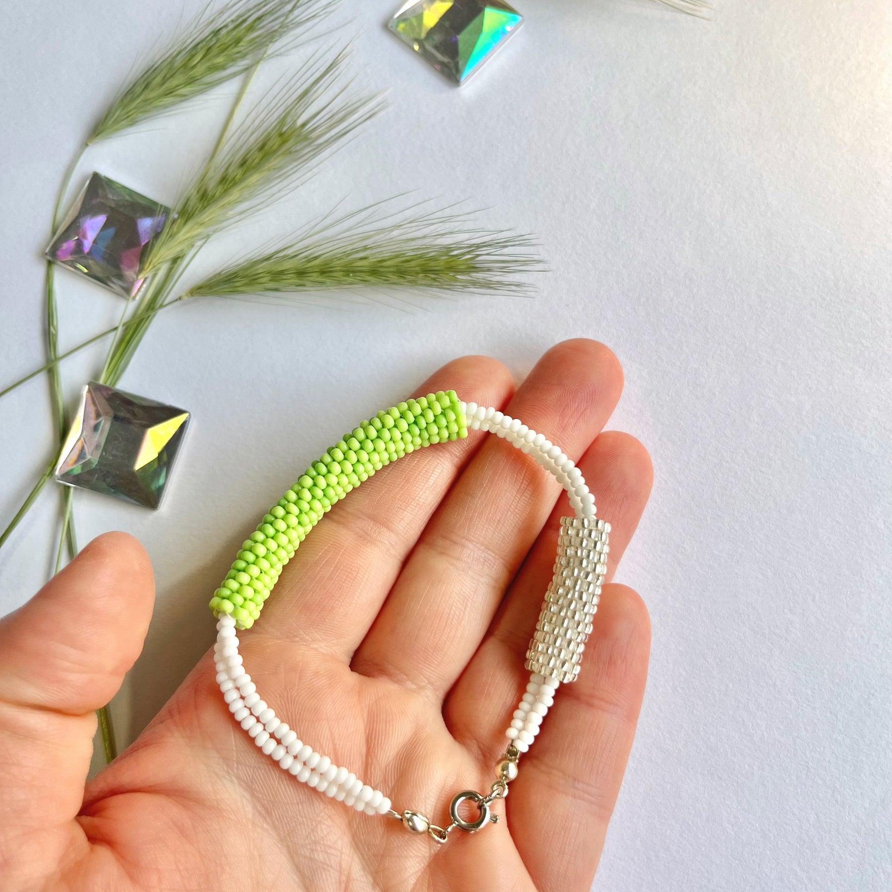 SPRING VIBES | beaded bracelet TRANSFORMER | green & silver