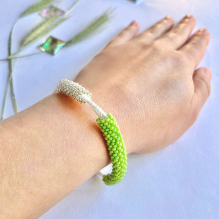 SPRING VIBES | beaded bracelet TRANSFORMER | green & silver