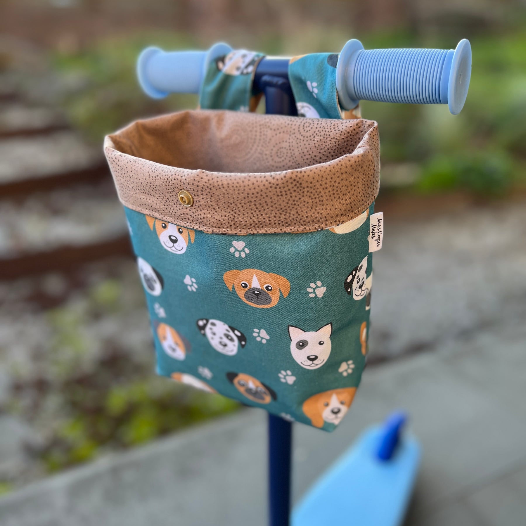 Scooter / Bike handlebar bag - Cute Puppy Dogs
