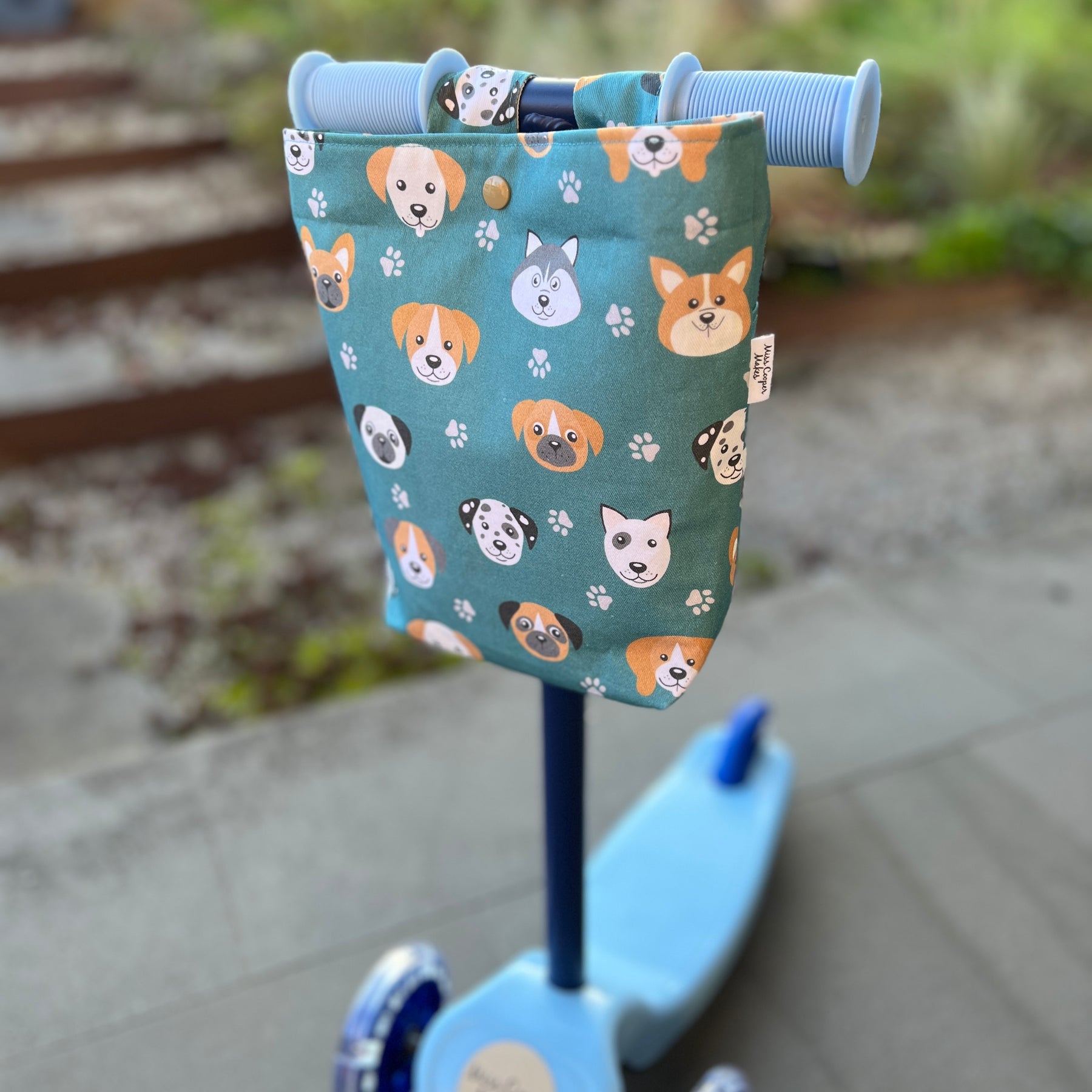 Scooter / Bike handlebar bag - Cute Puppy Dogs