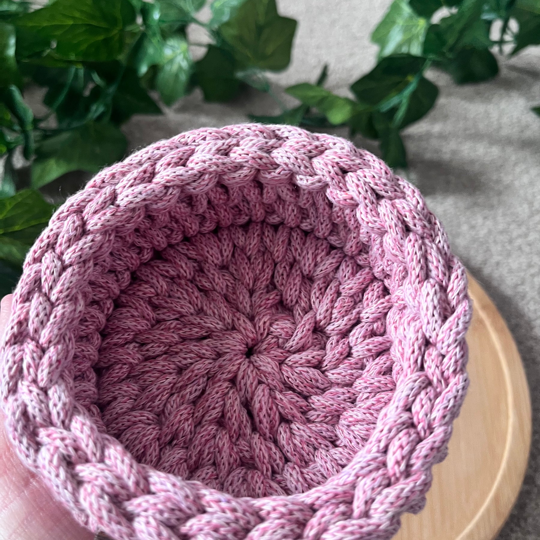 Crochet Basket - mini - raspberry shake