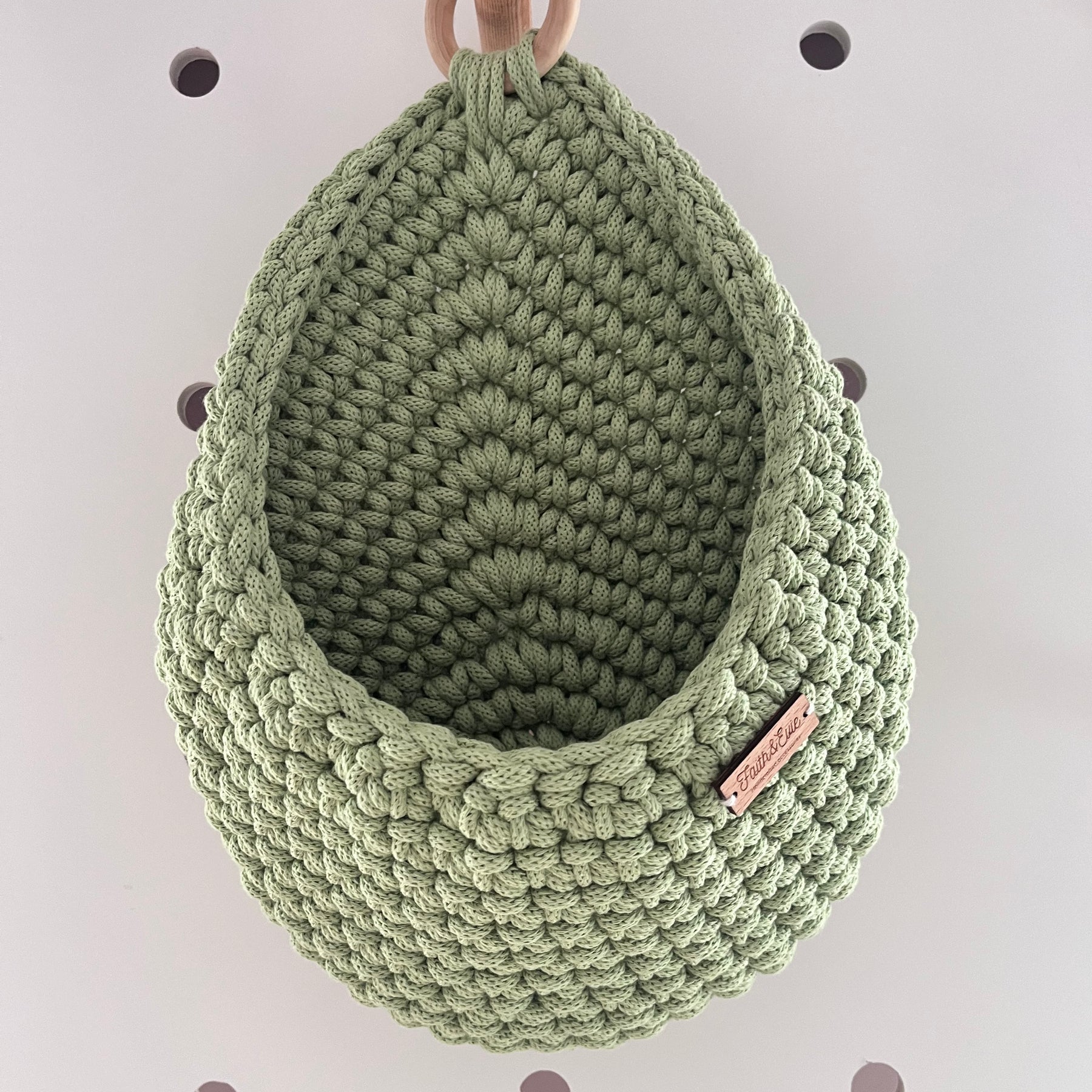 Handmade hanging basket - colour Matcha