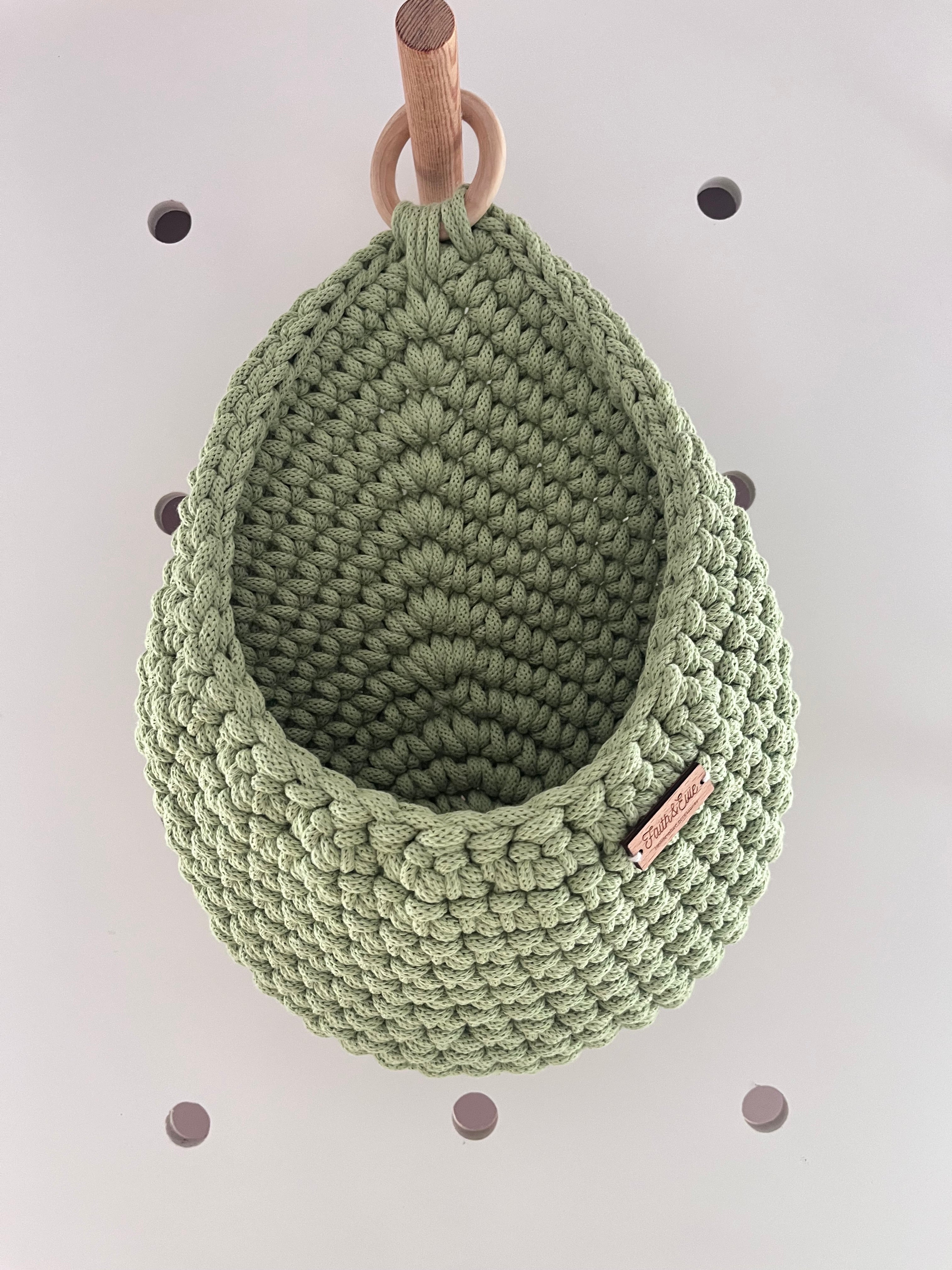 Handmade hanging basket - colour Matcha