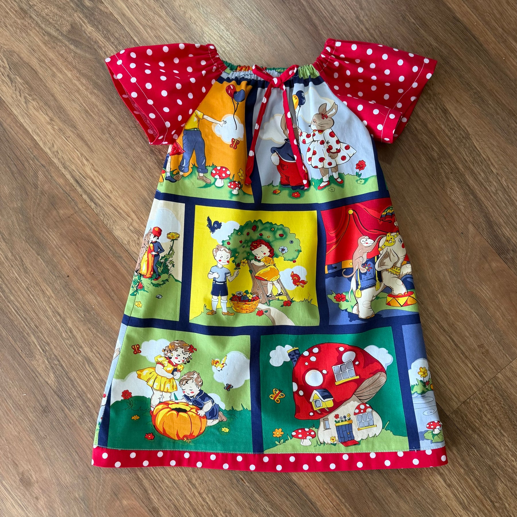 Girls nursery rhyme dress , size three