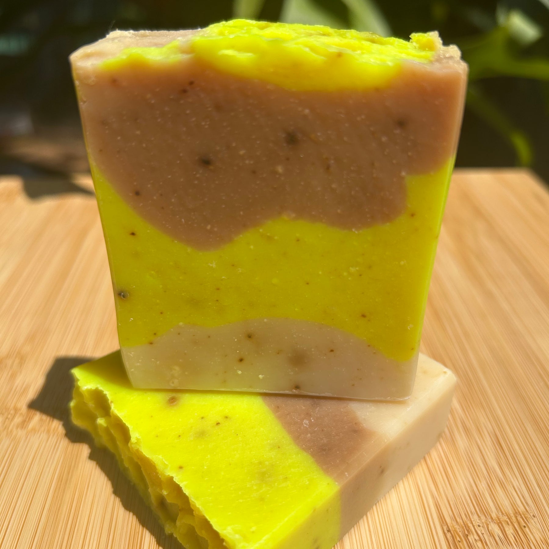 Manuka Honey & Bee Pollen Soap |  Exfoliating | Natural Ingredients | Shea Butter