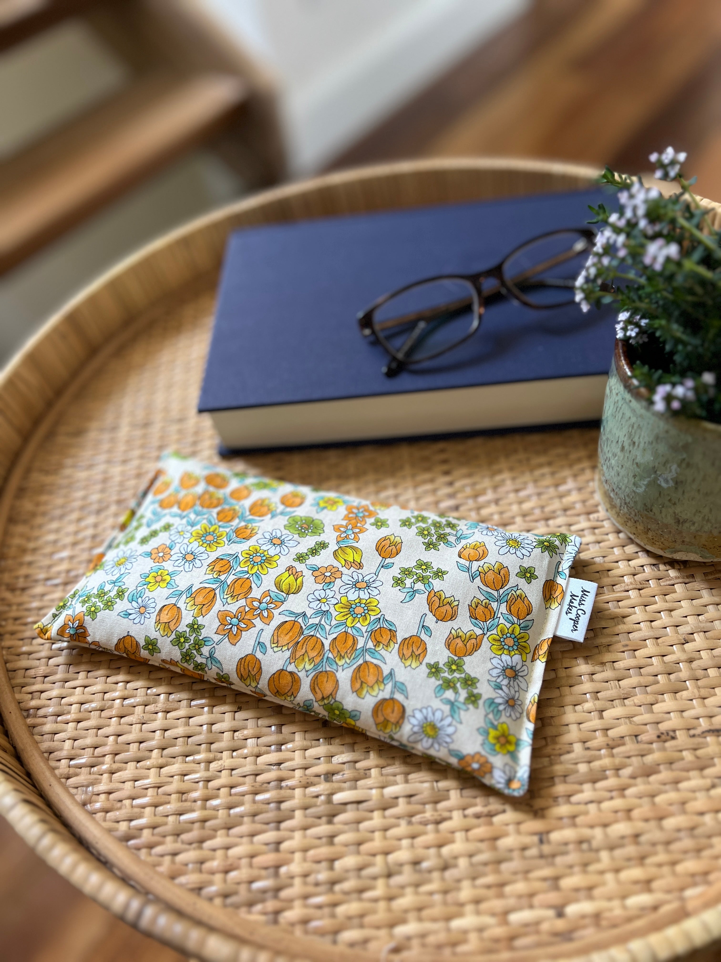 Relaxing Eye Pillow with Lavender & Wheat - Tulip Garden
